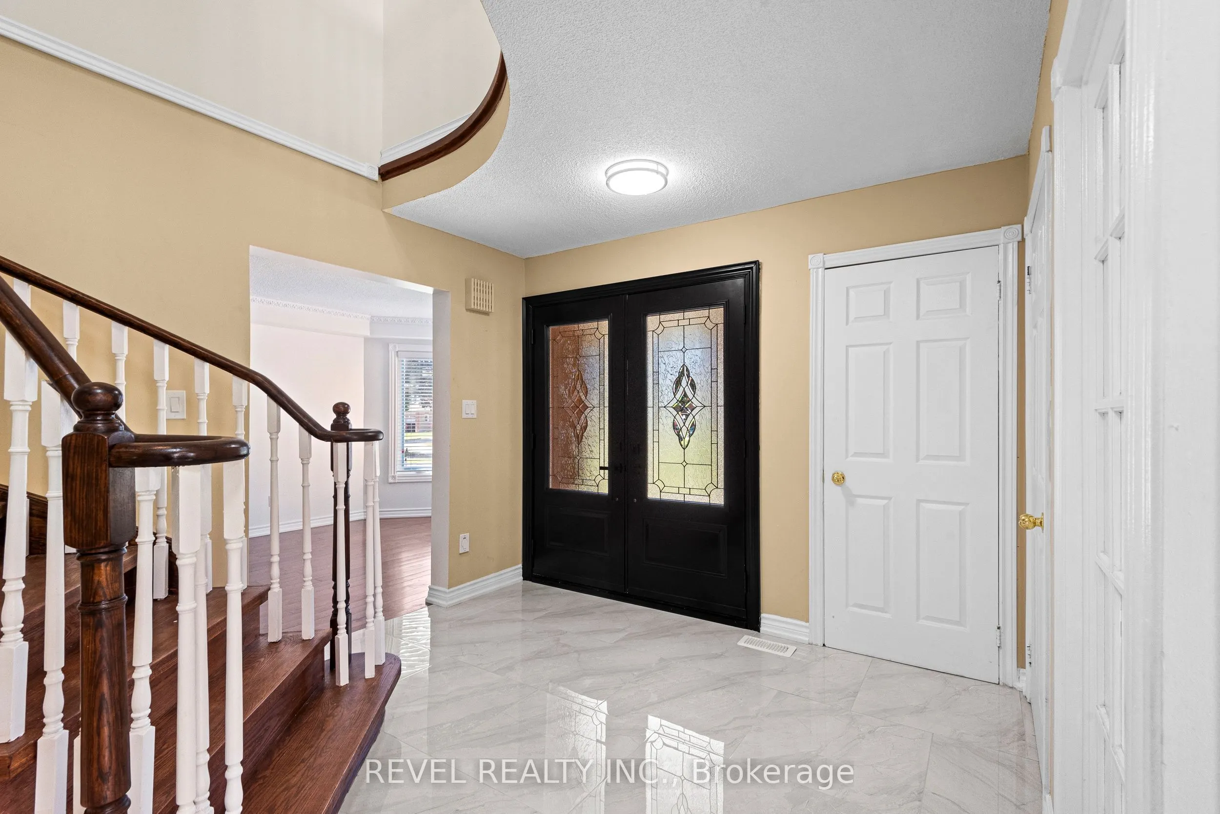 1005 Sandcliff Drive, #Main