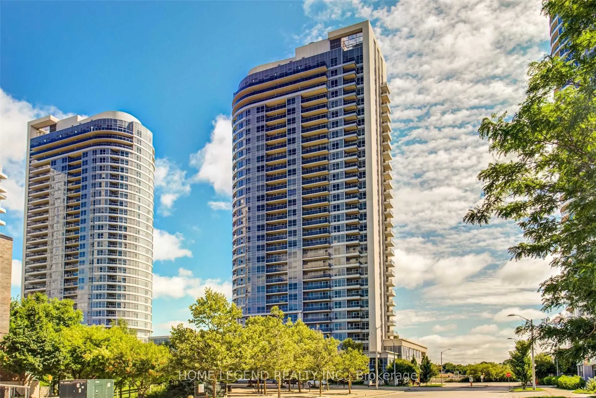 151 Village Green Square, #1706