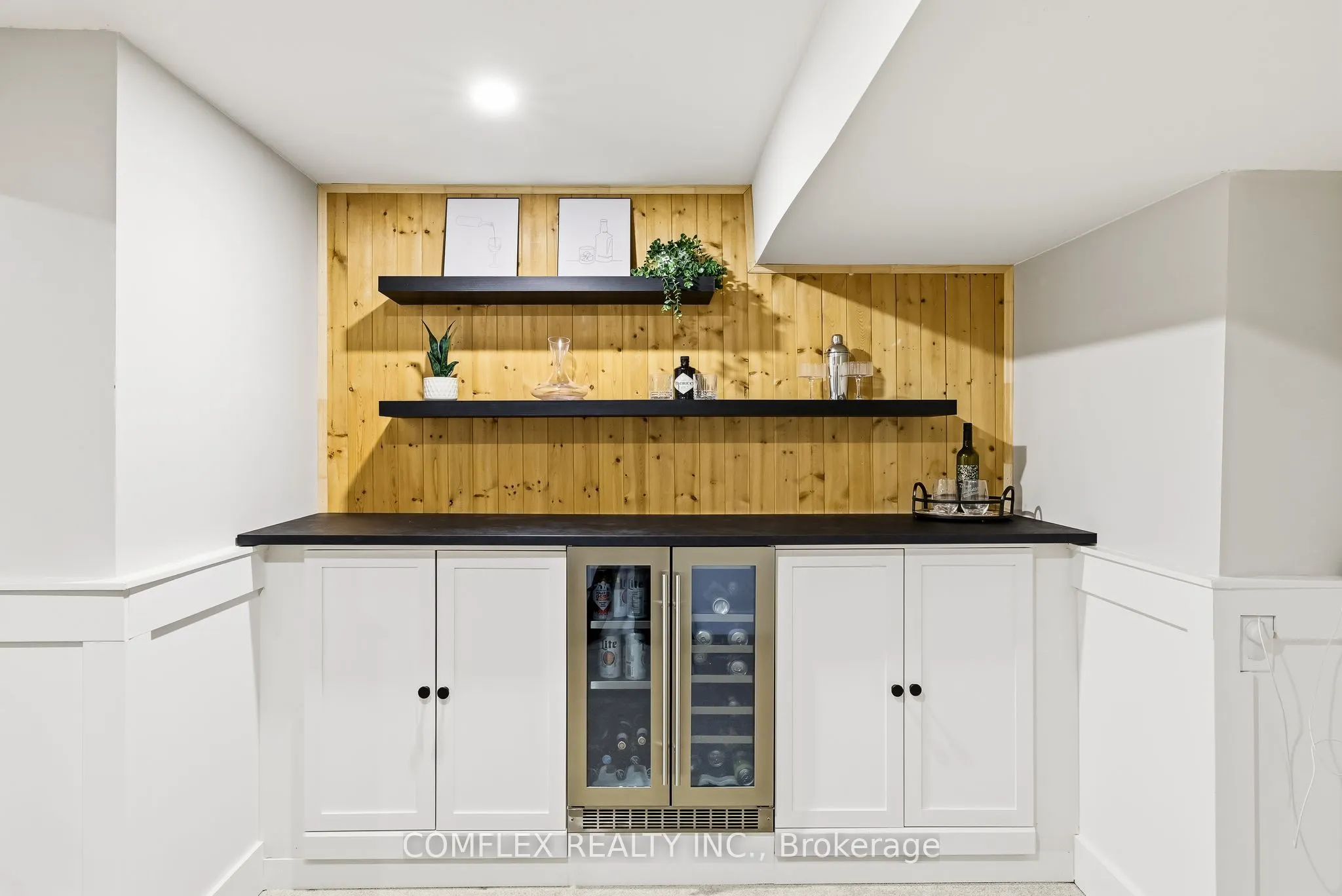 16 Orchard Park Drive