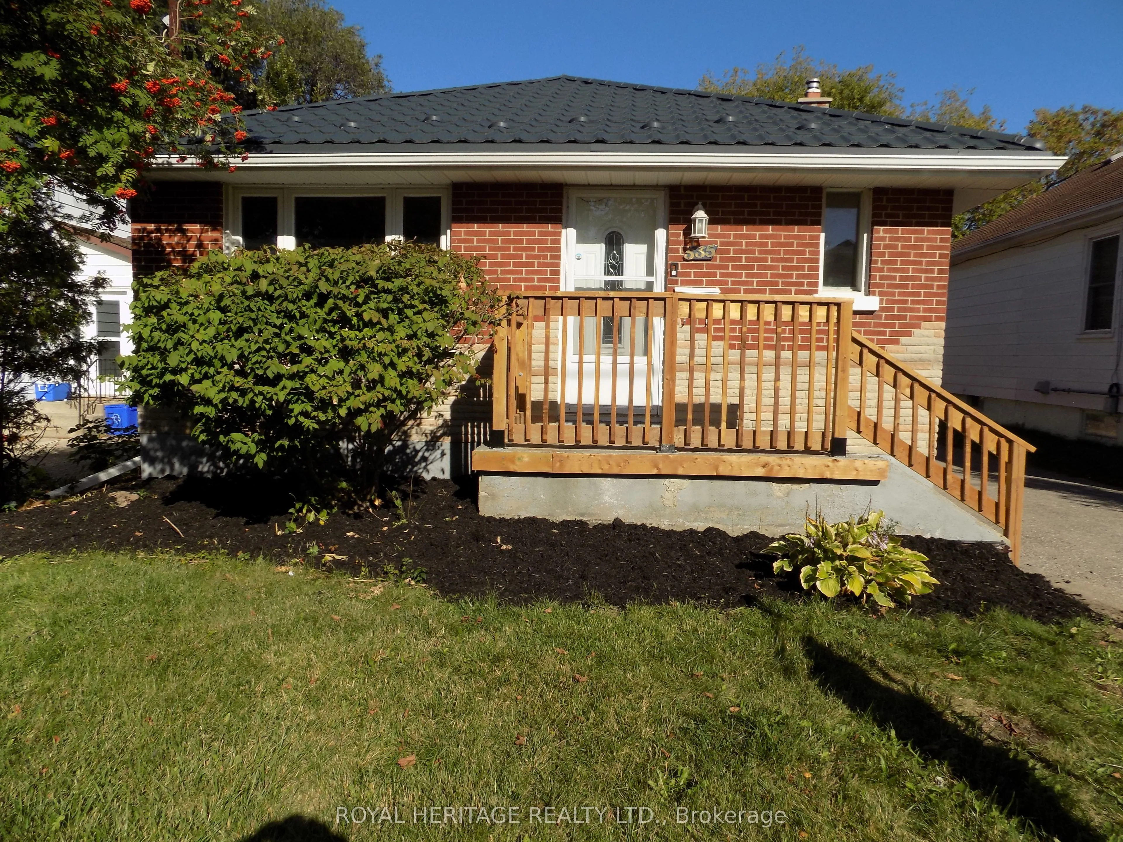 535 Montrave Avenue