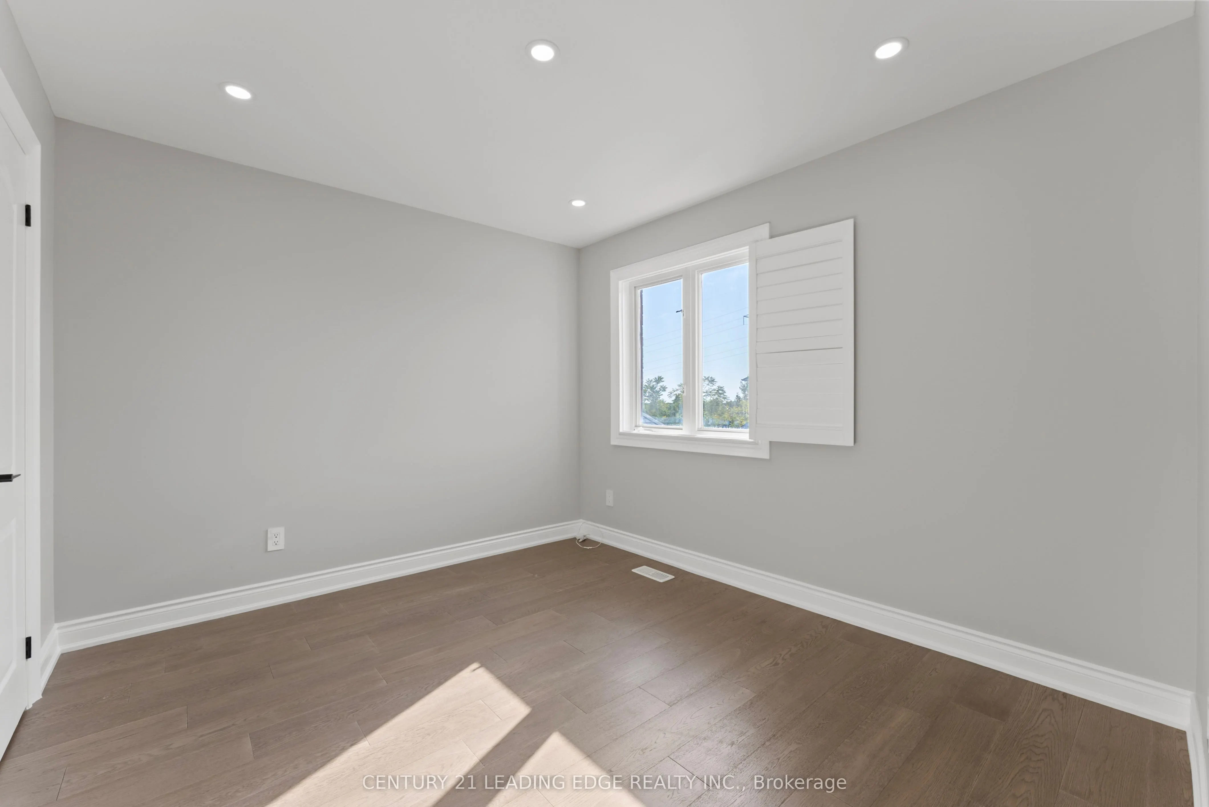 66 Chatterson Street, #Main & 2nd floor