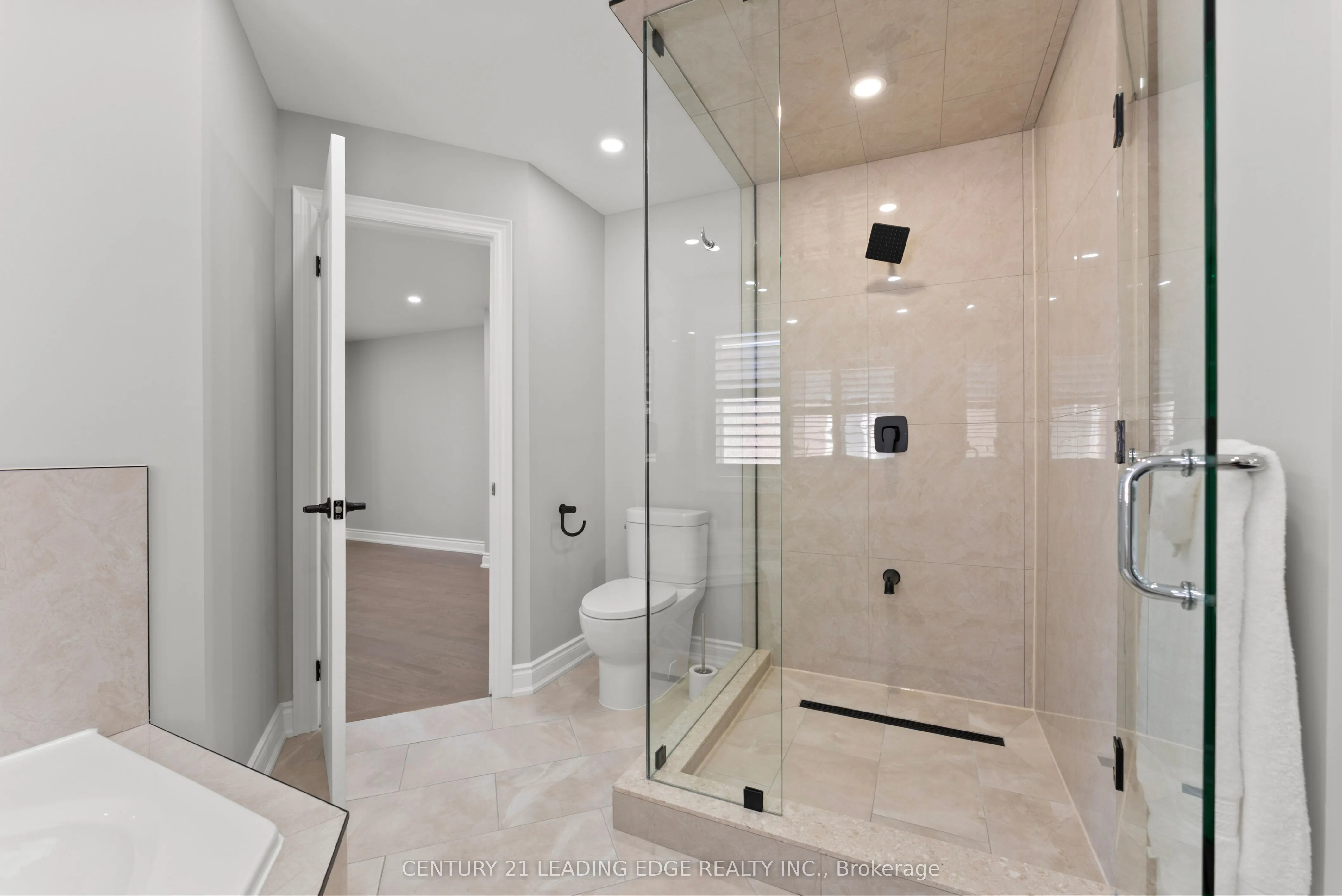 66 Chatterson Street, #Main & 2nd floor
