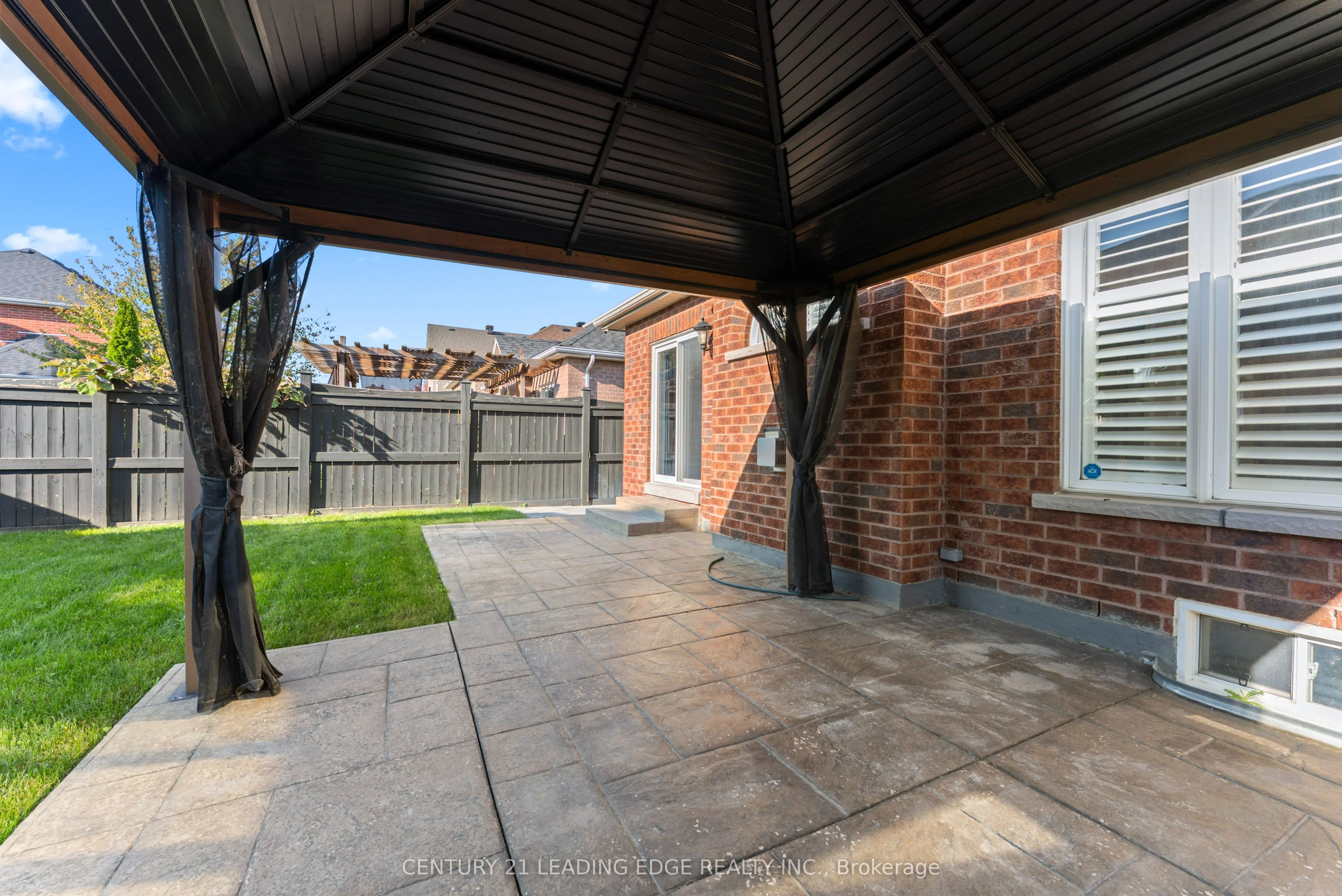 66 Chatterson Street, #Main & 2nd floor