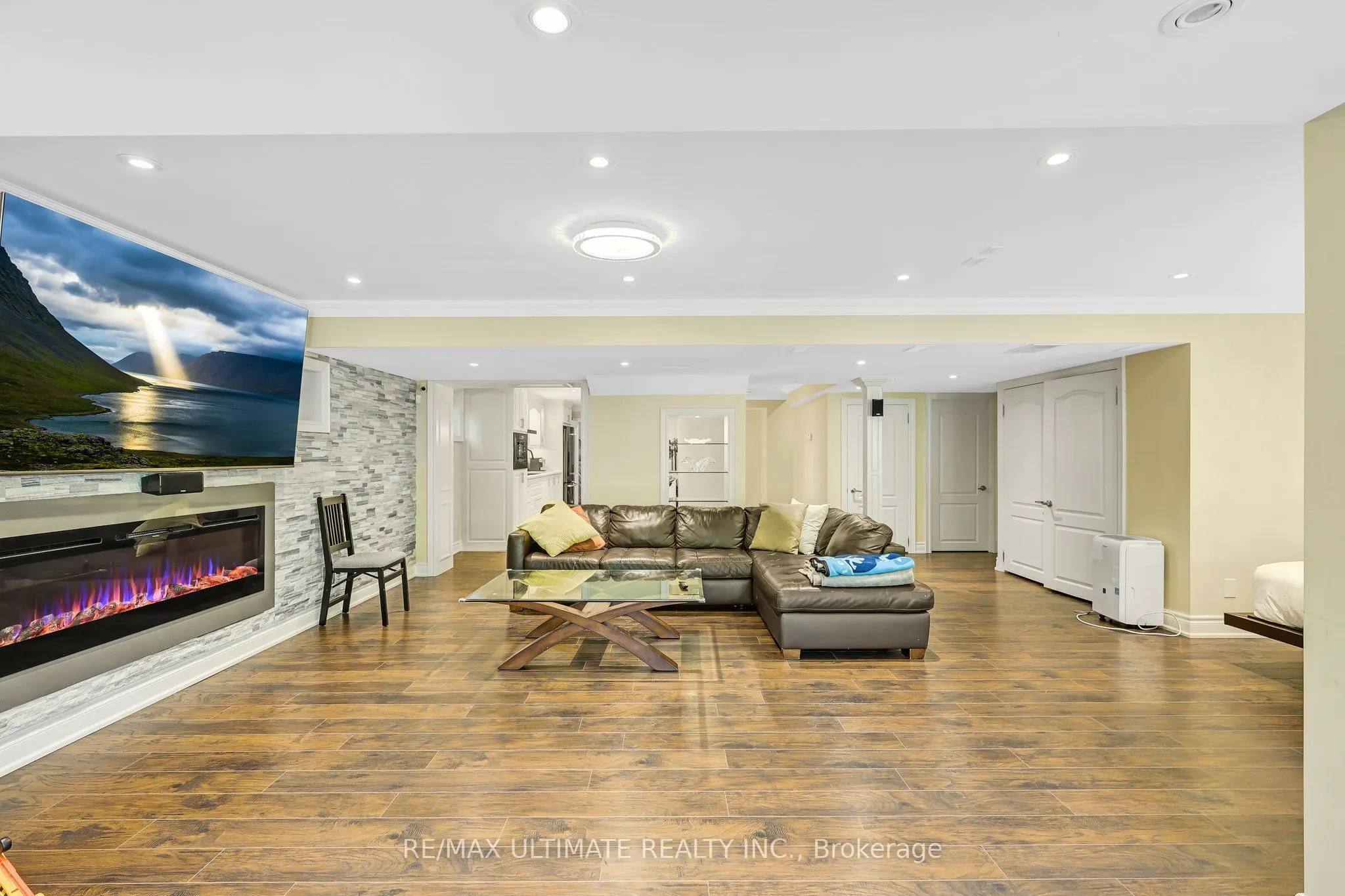 42 Donwoods Crescent