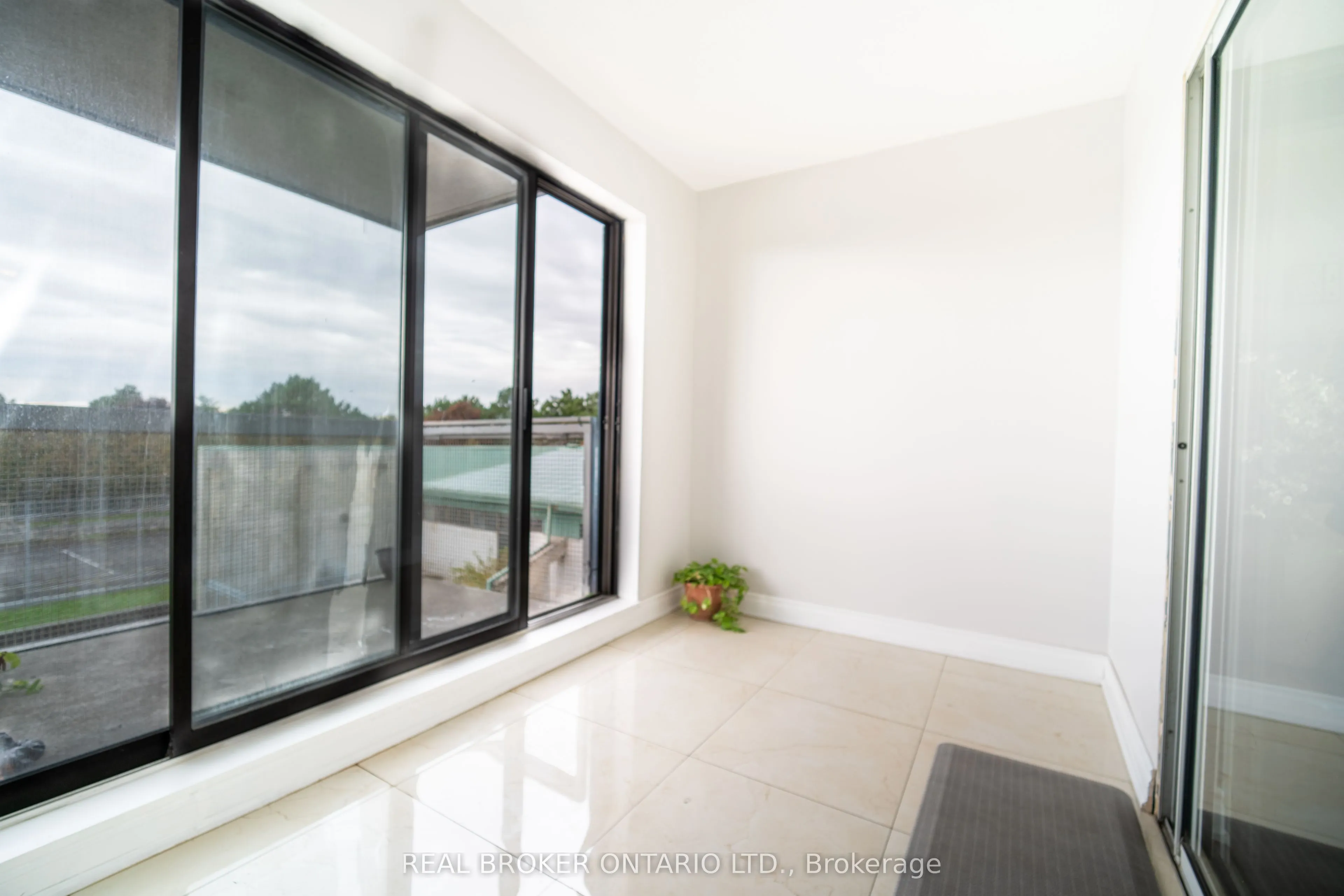 39 Kimbercroft Court, #414