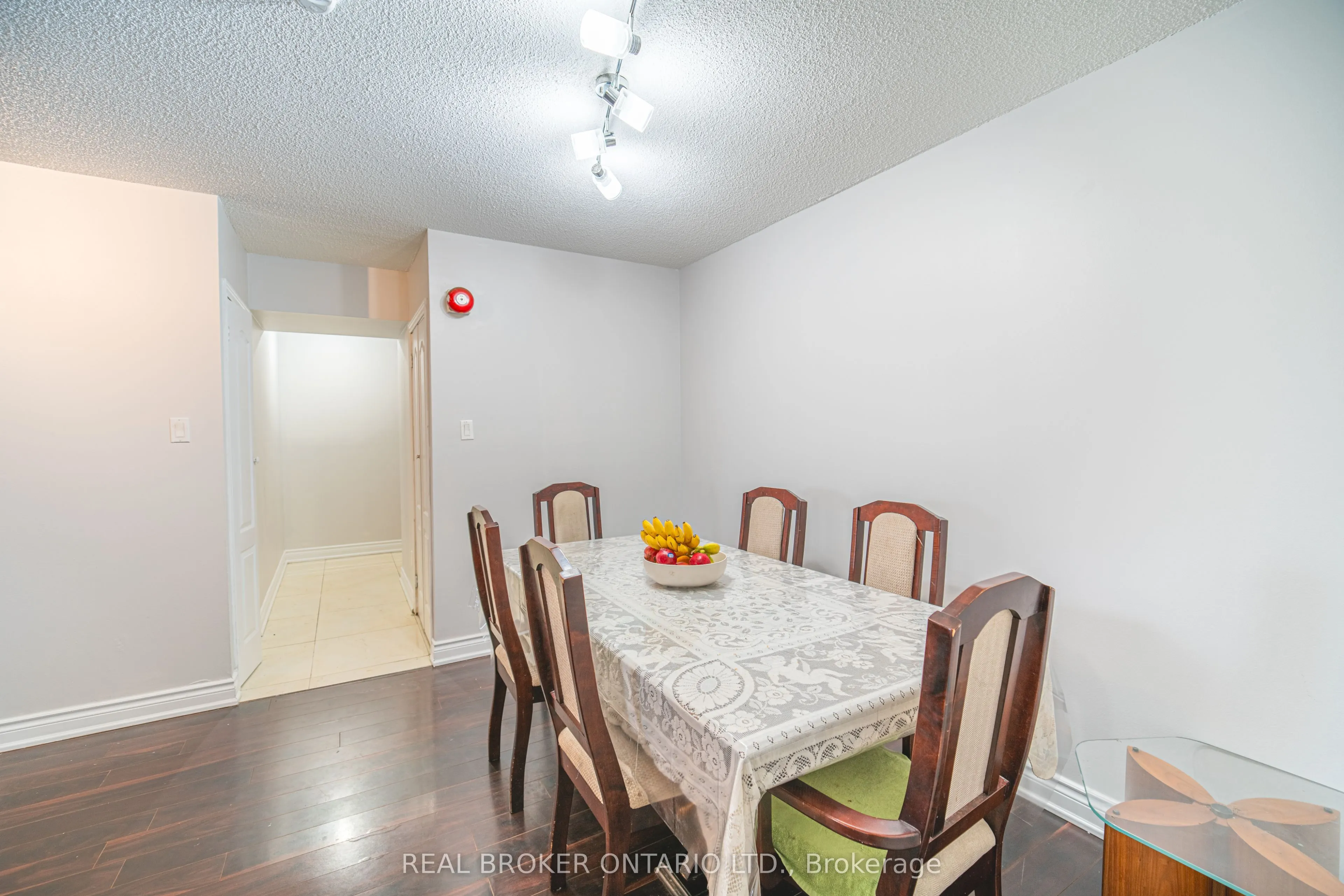 39 Kimbercroft Court, #414