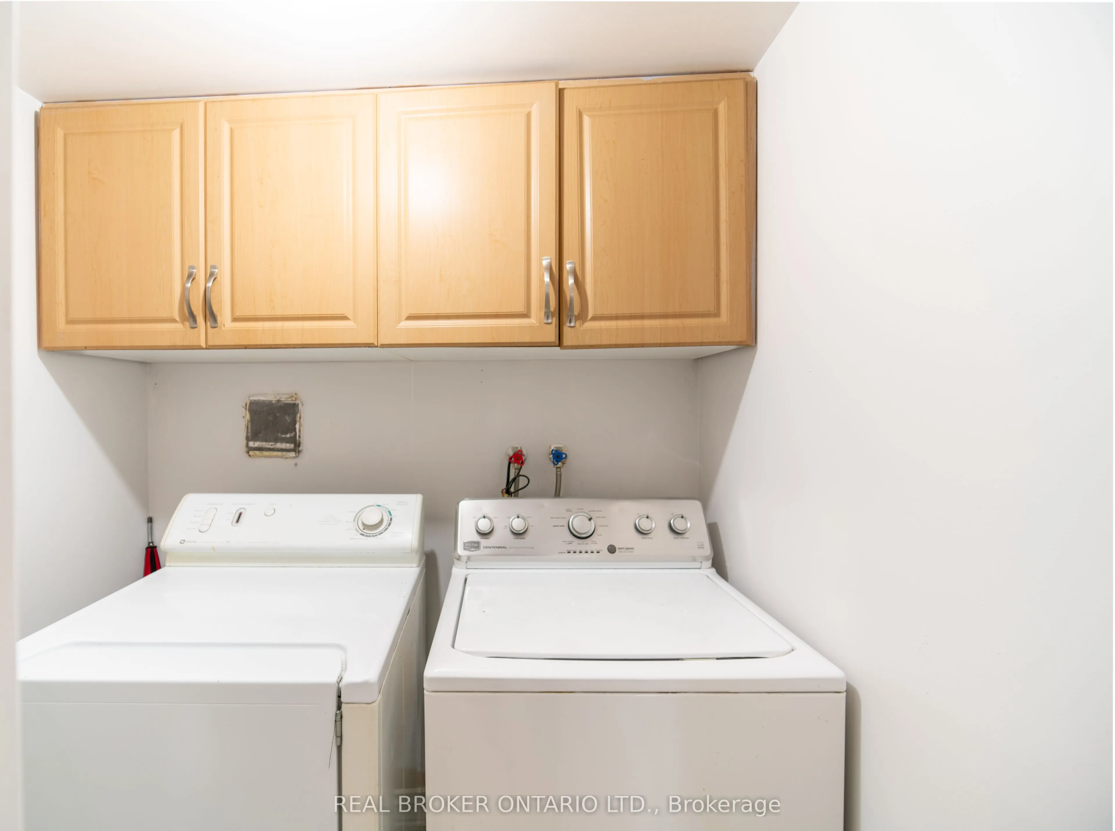 39 Kimbercroft Court, #414