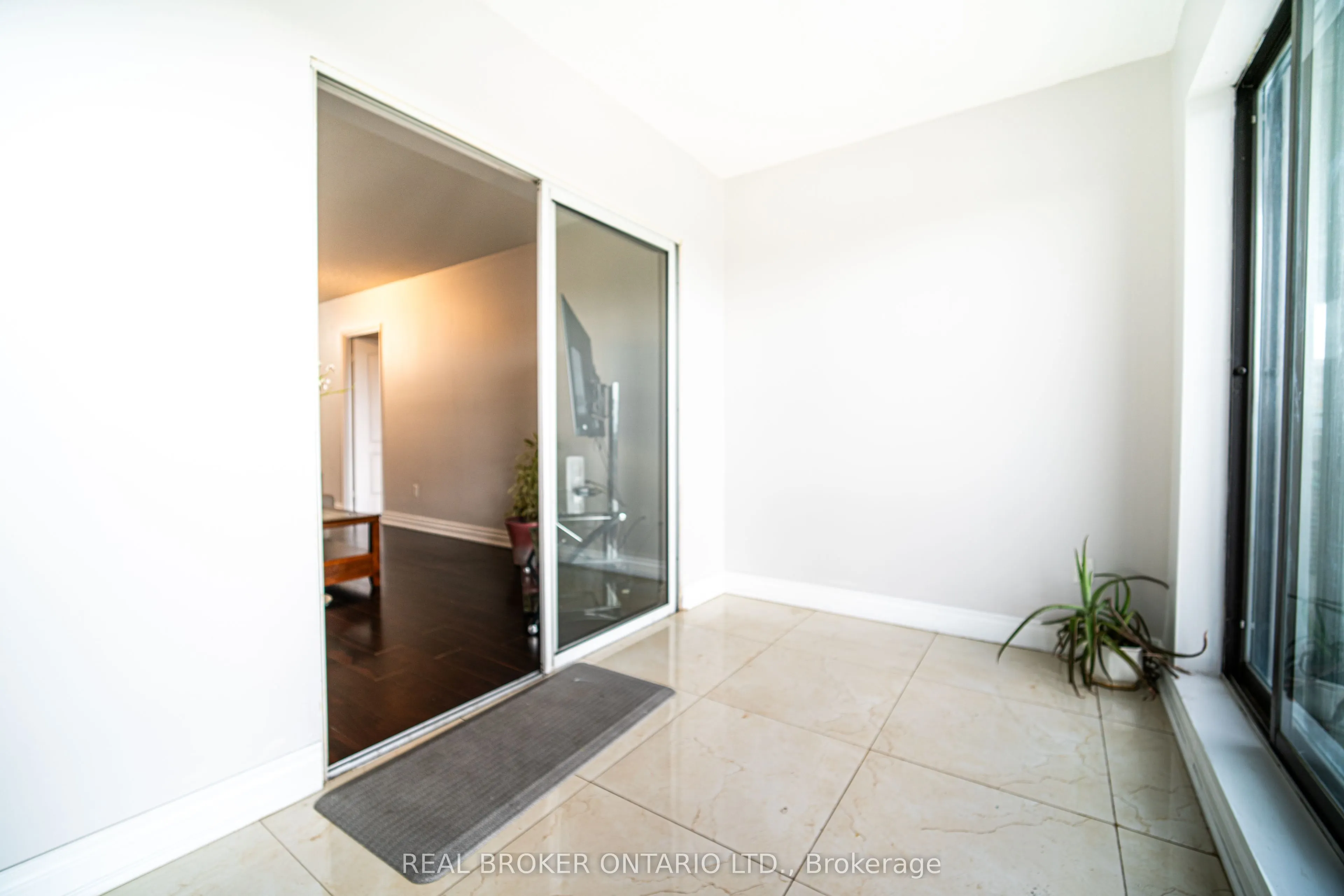 39 Kimbercroft Court, #414