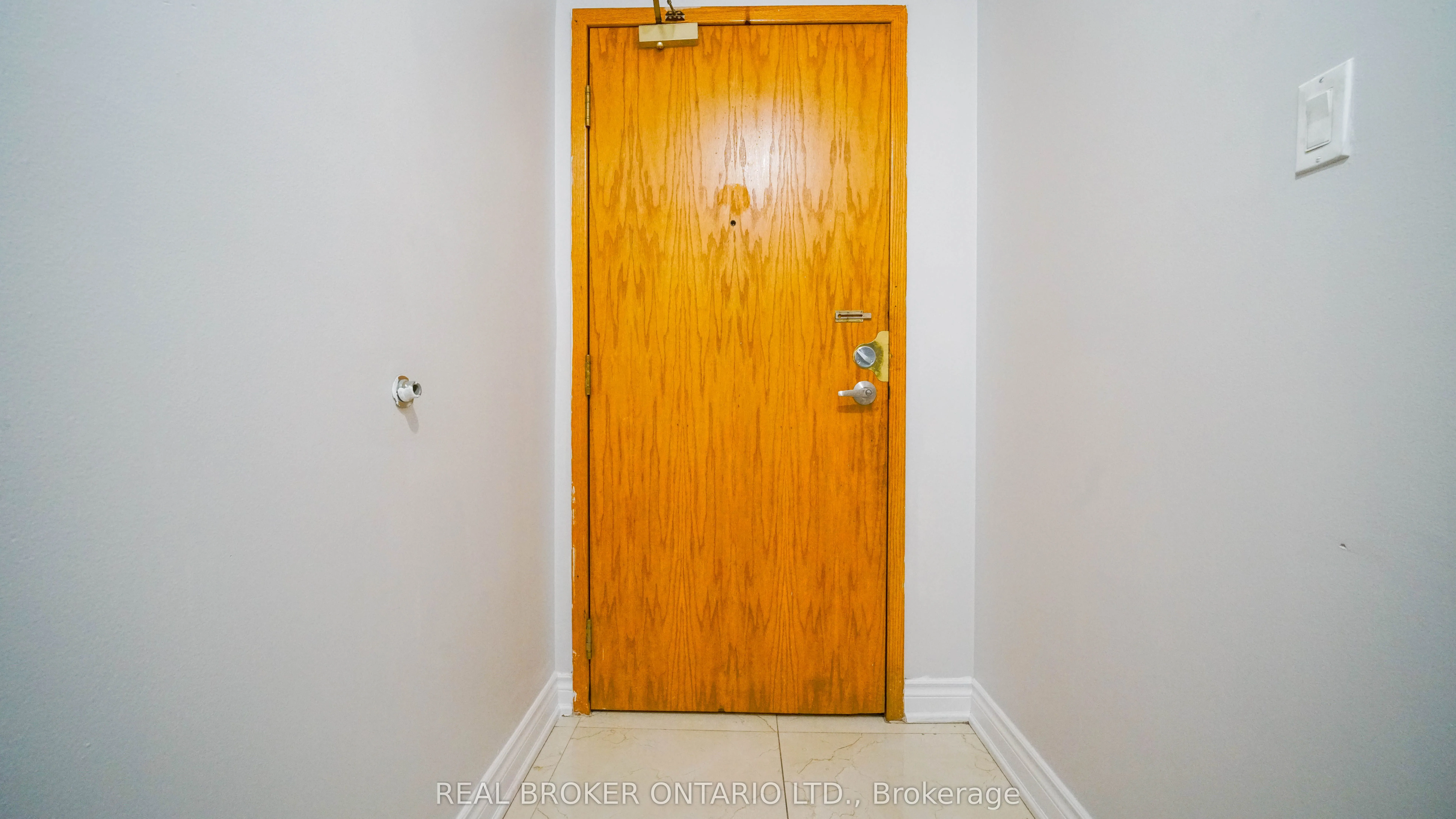 39 Kimbercroft Court, #414
