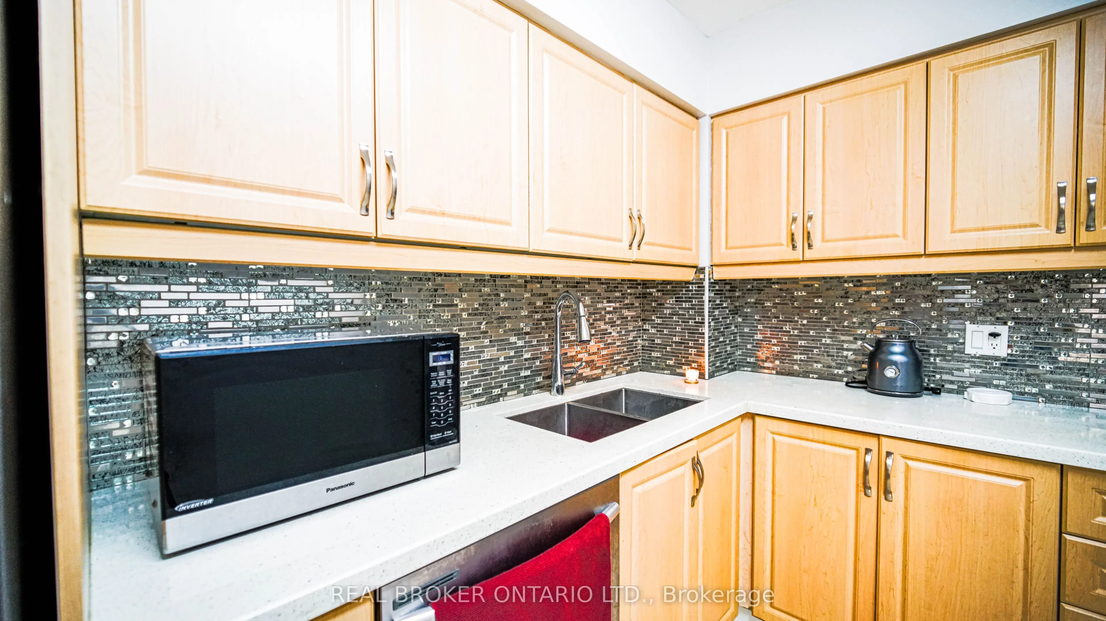 39 Kimbercroft Court, #414