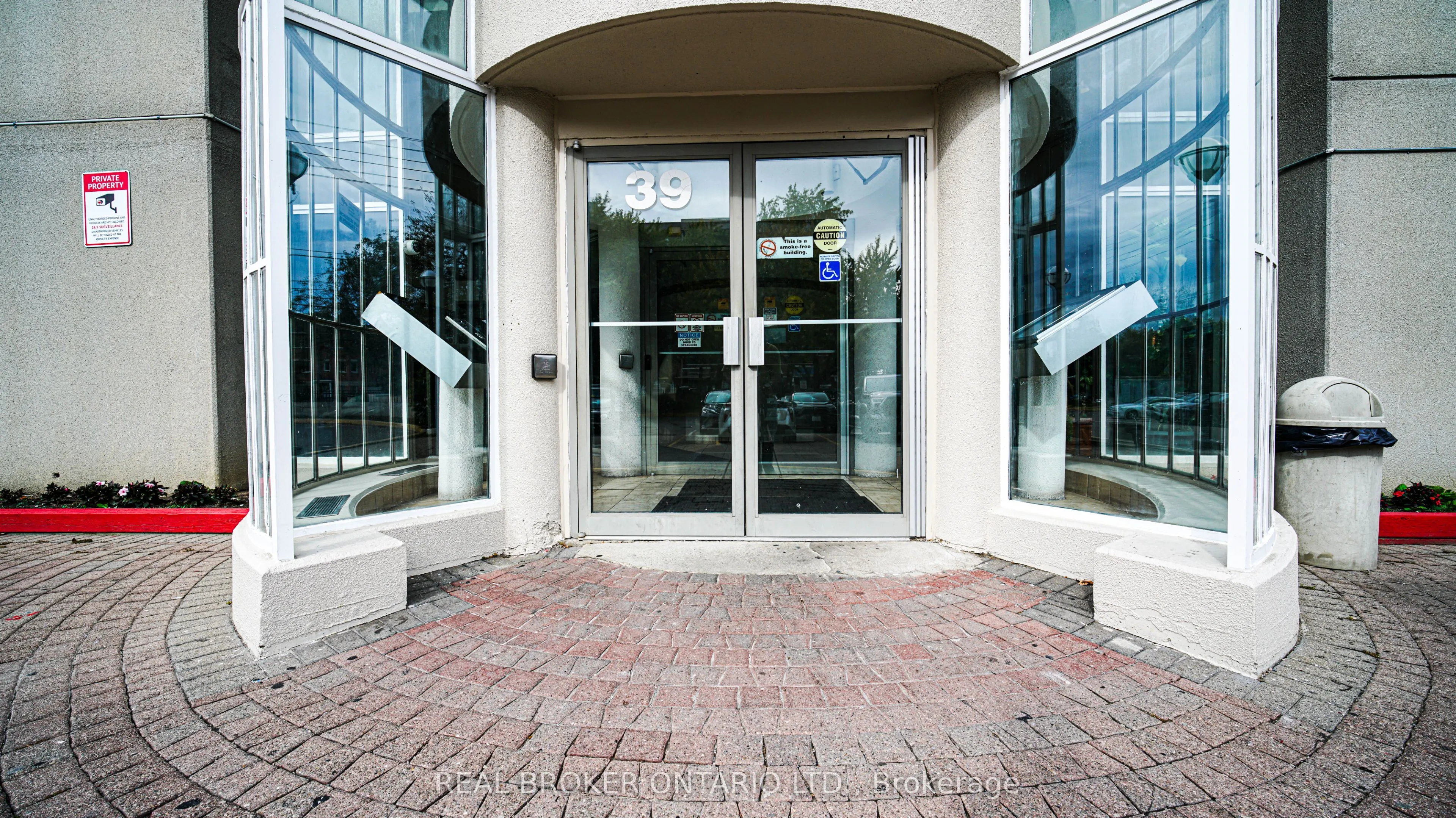 39 Kimbercroft Court, #414
