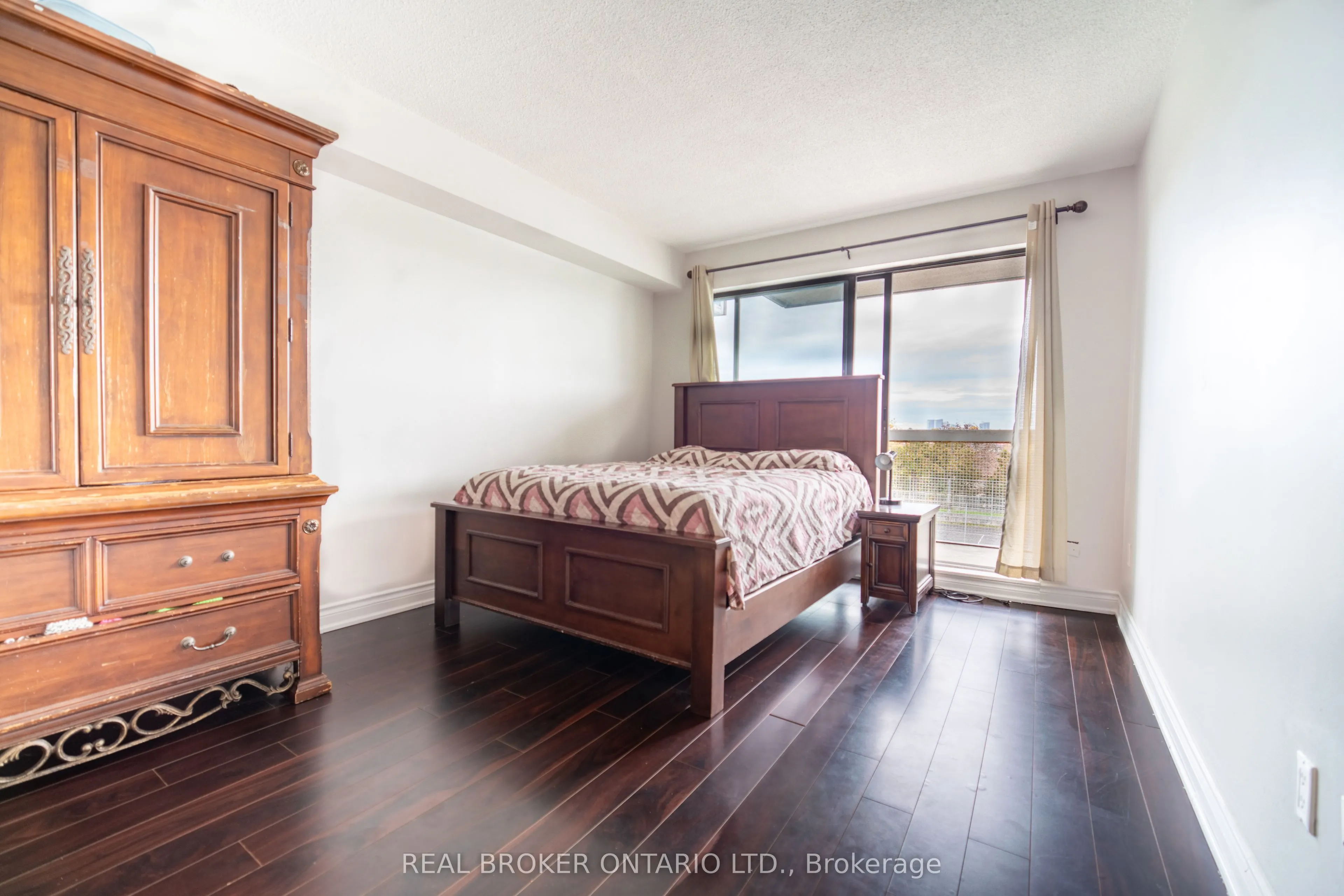 39 Kimbercroft Court, #414