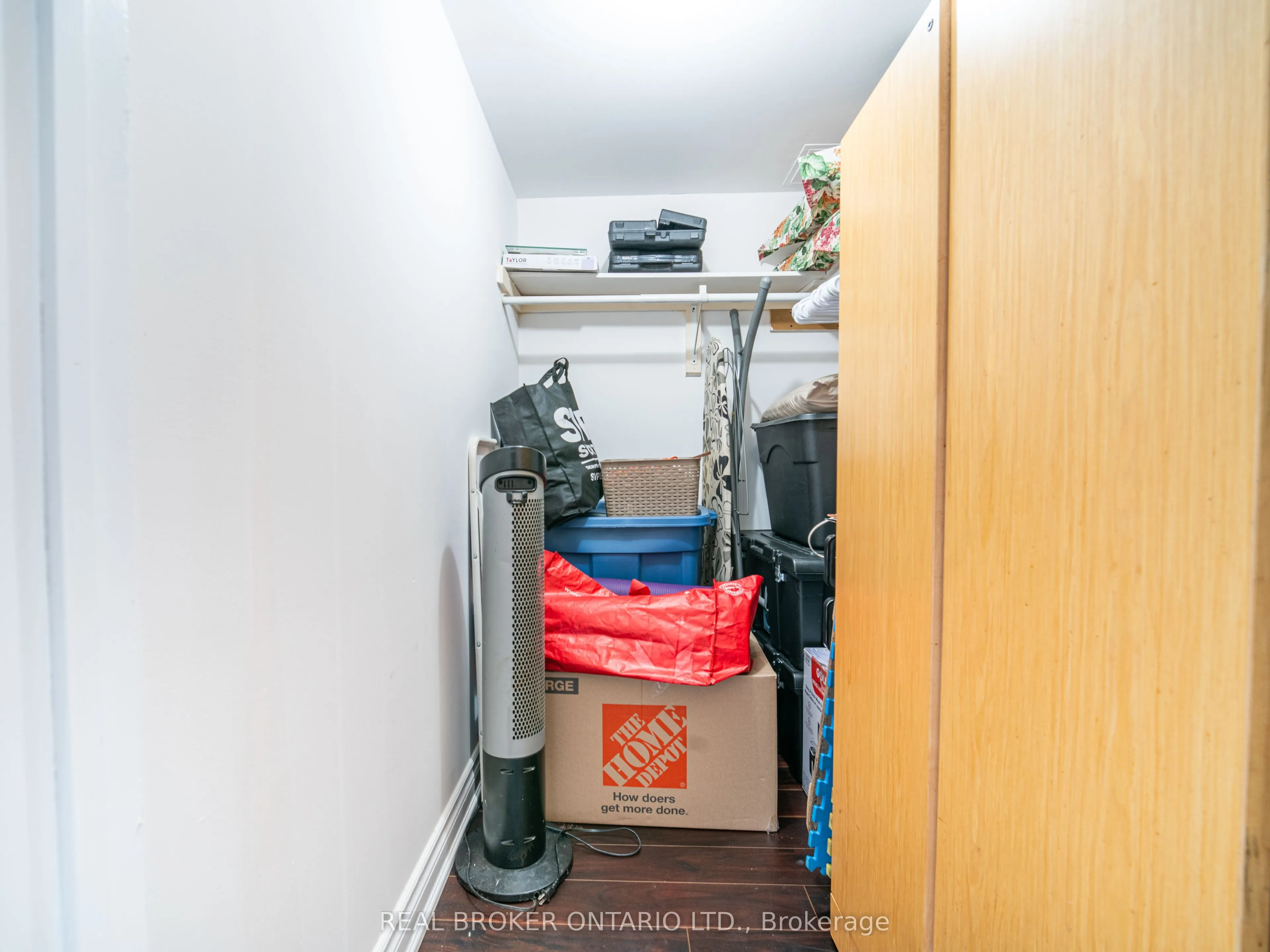 39 Kimbercroft Court, #414