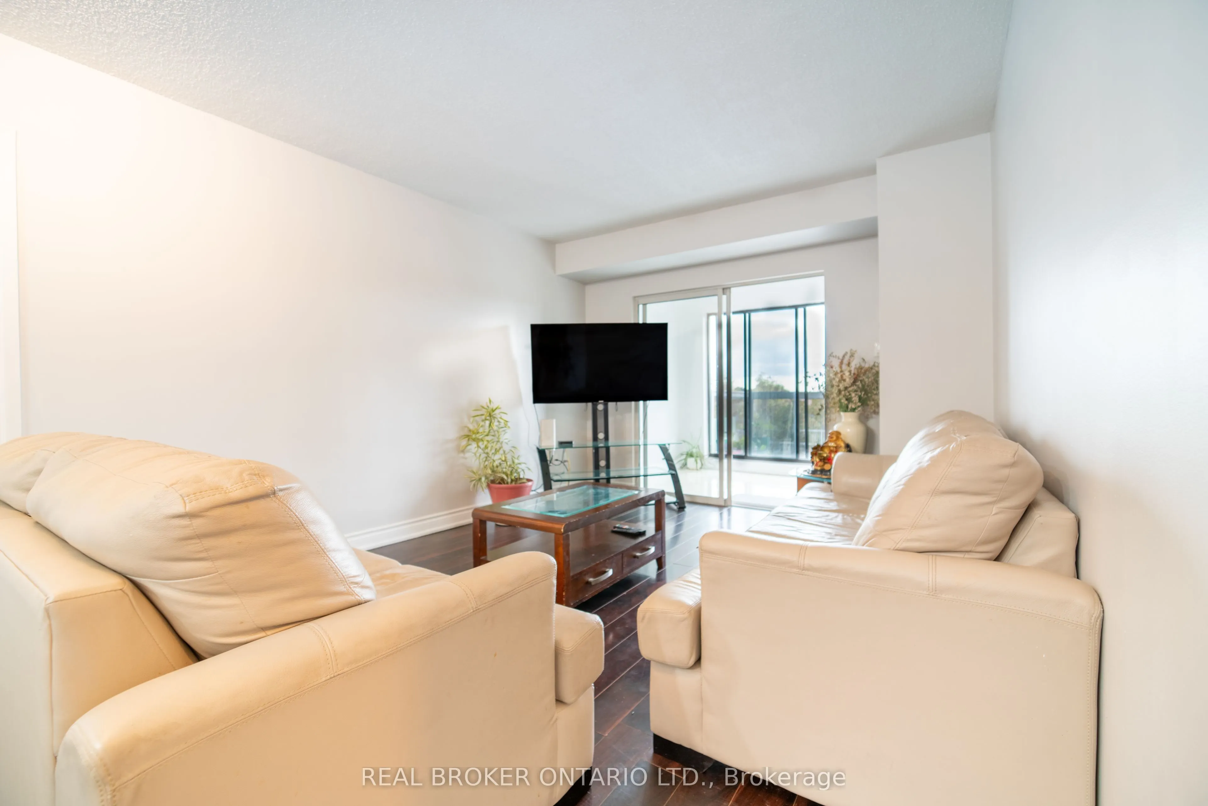 39 Kimbercroft Court, #414