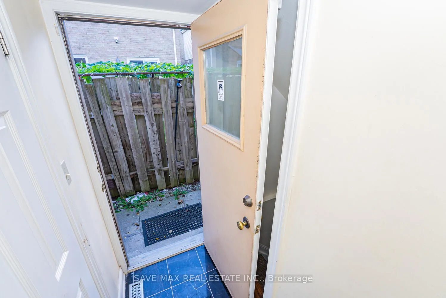 34 RIVER GROVE Drive, #Basement