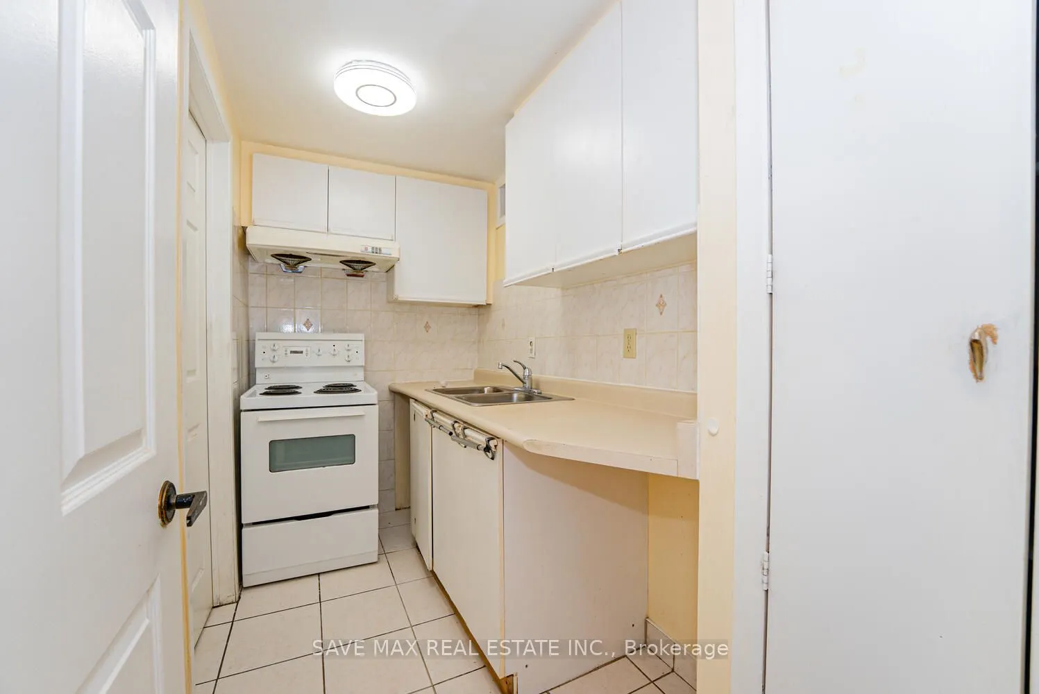 34 RIVER GROVE Drive, #Basement
