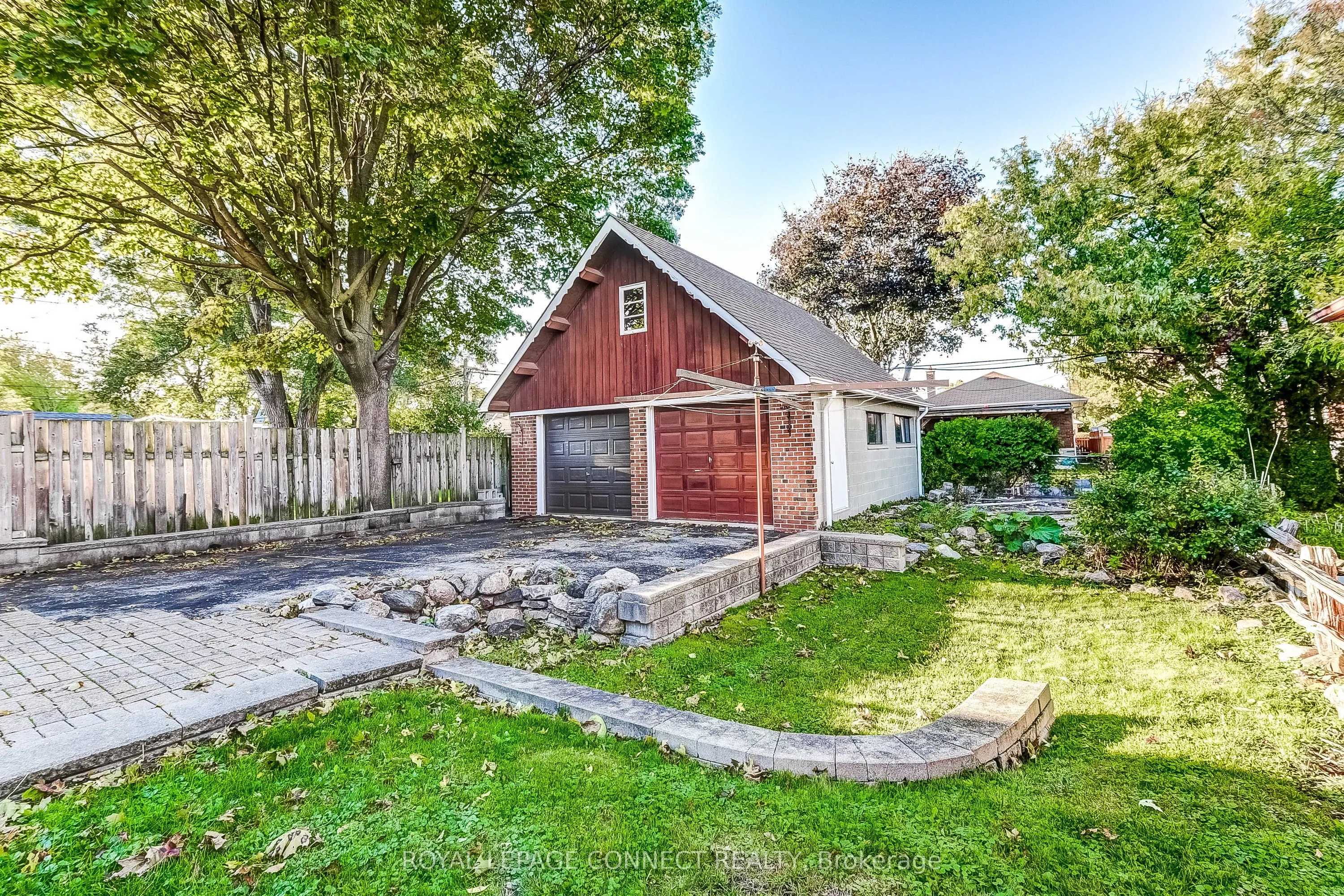 11 Waringstown Drive