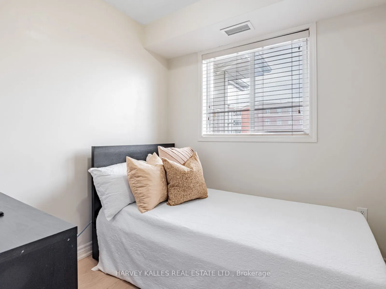 5225 Finch Avenue E, #430
