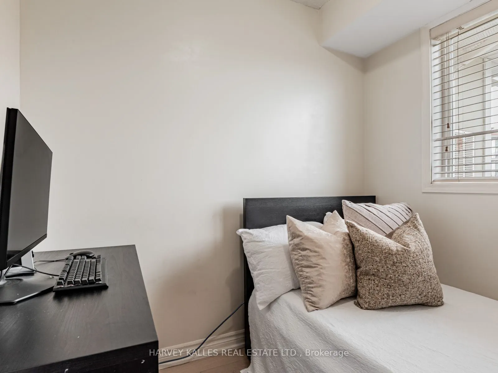 5225 Finch Avenue E, #430