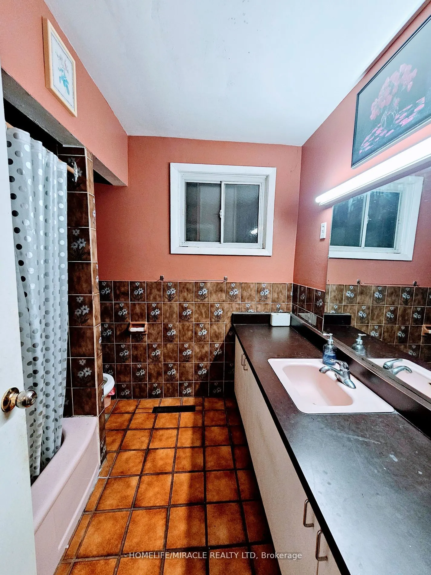 898 Kennedy Road, #Main Room