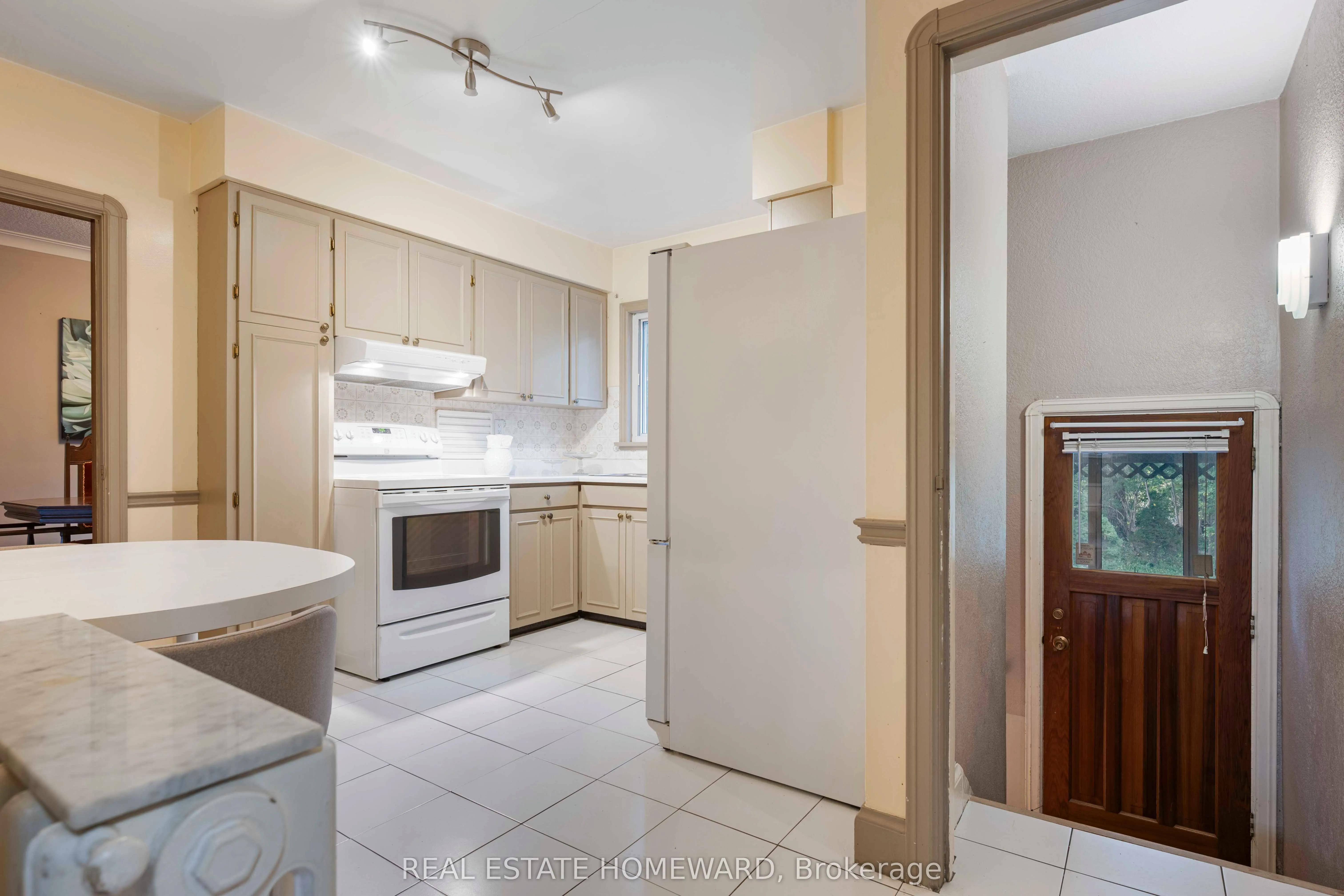 59 Parkview Hill Crescent