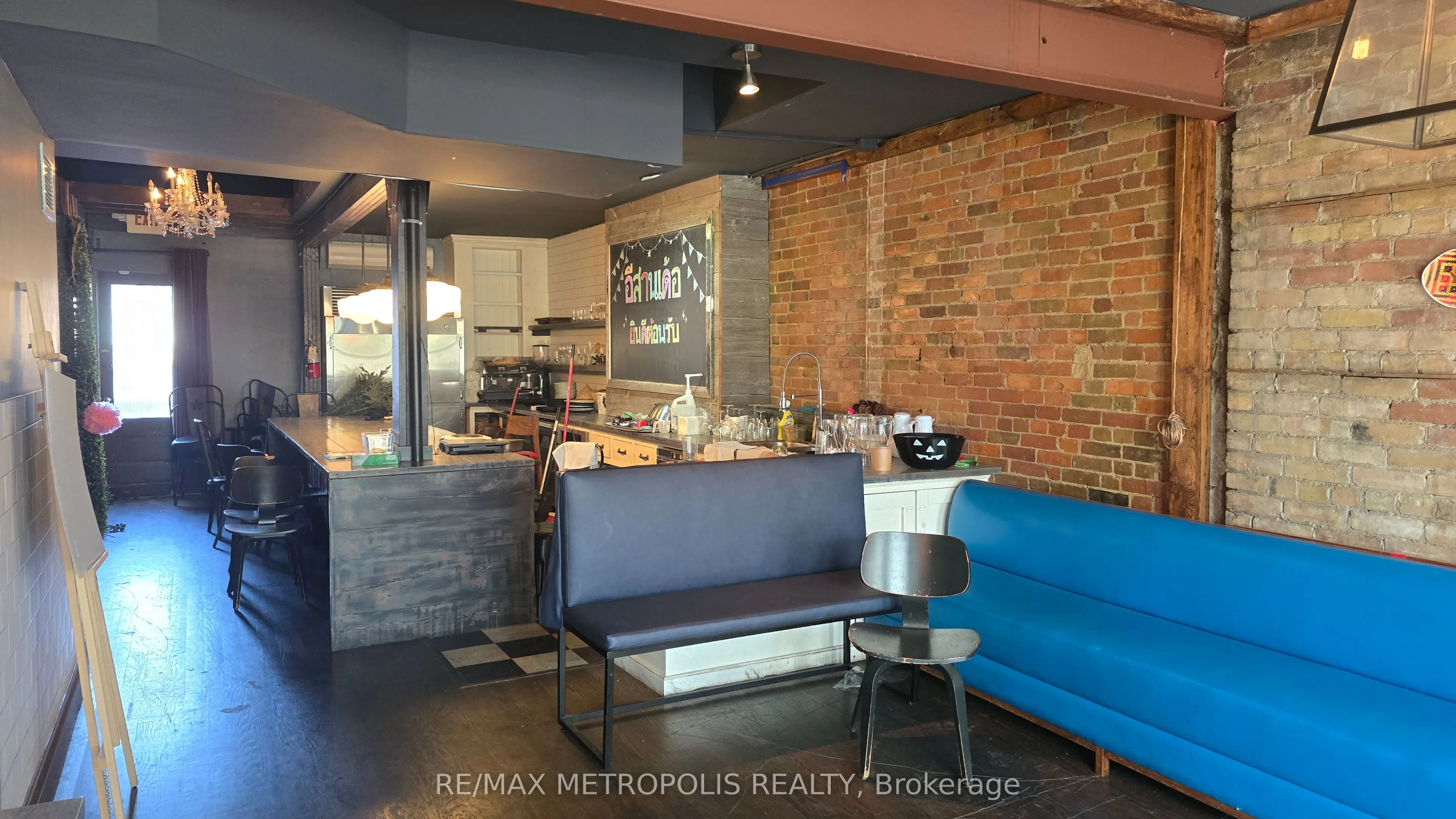 730 Queen Street E