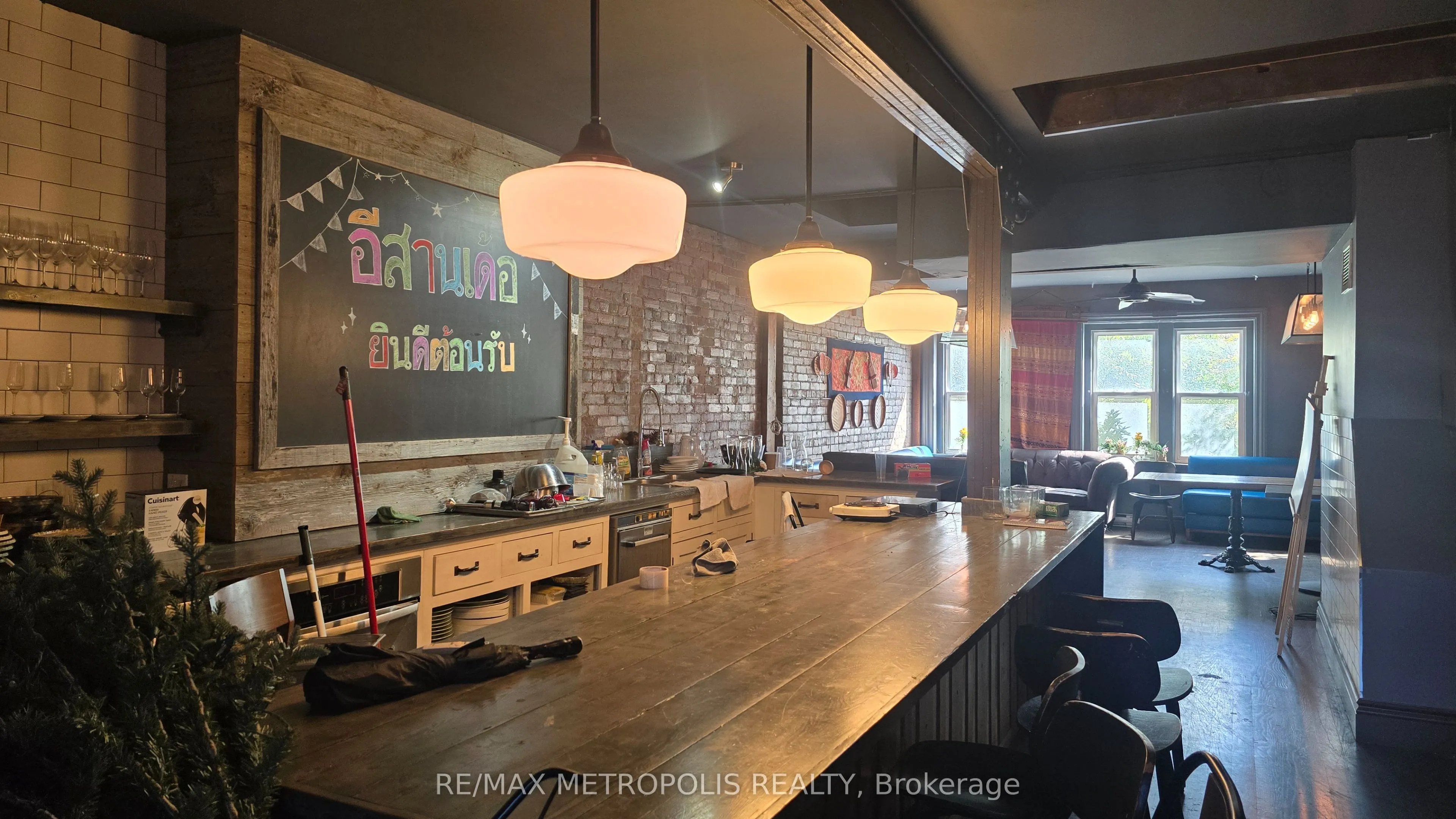 730 Queen Street E