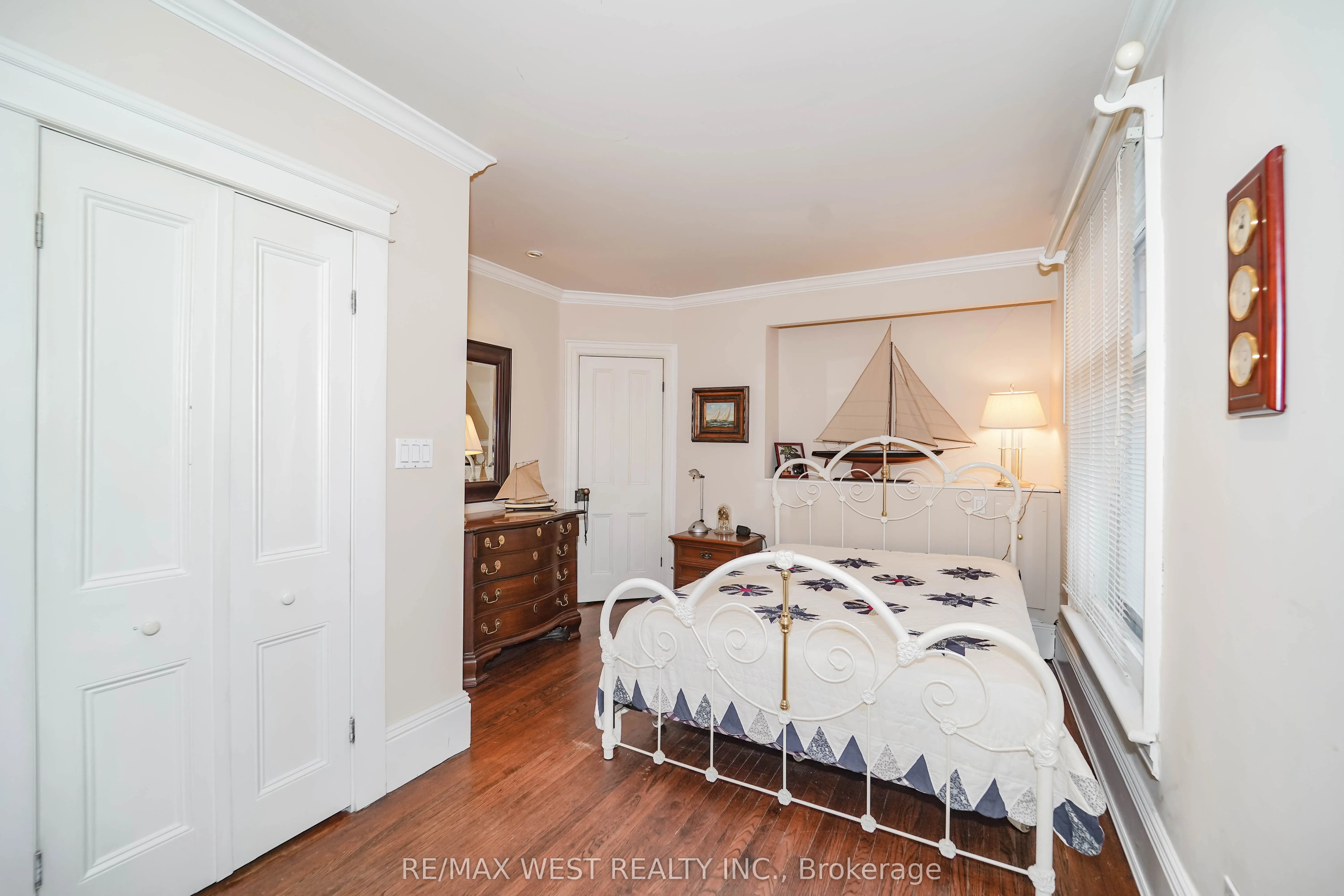 153 Booth Avenue