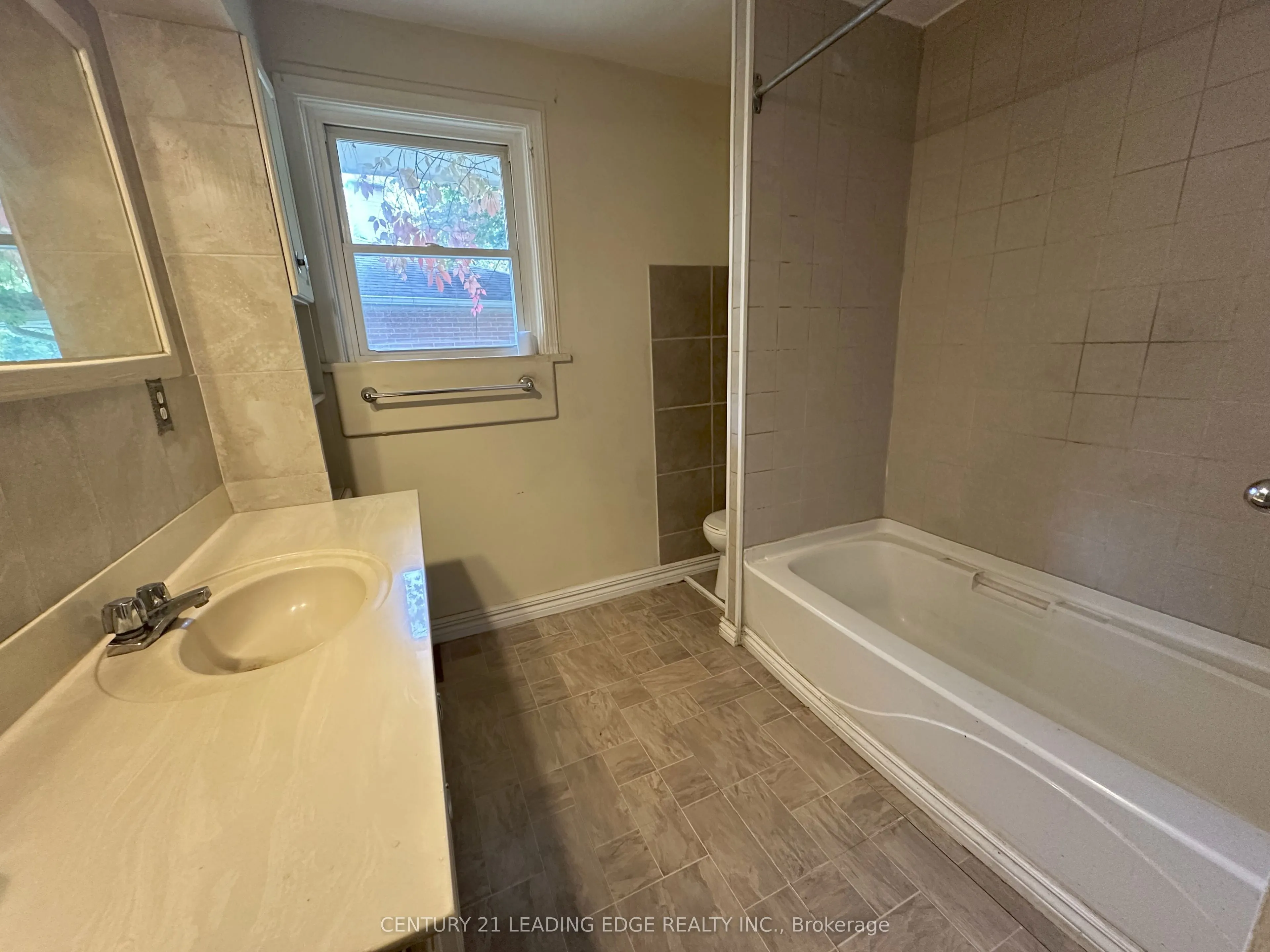 339 Jaybell Grove Grove