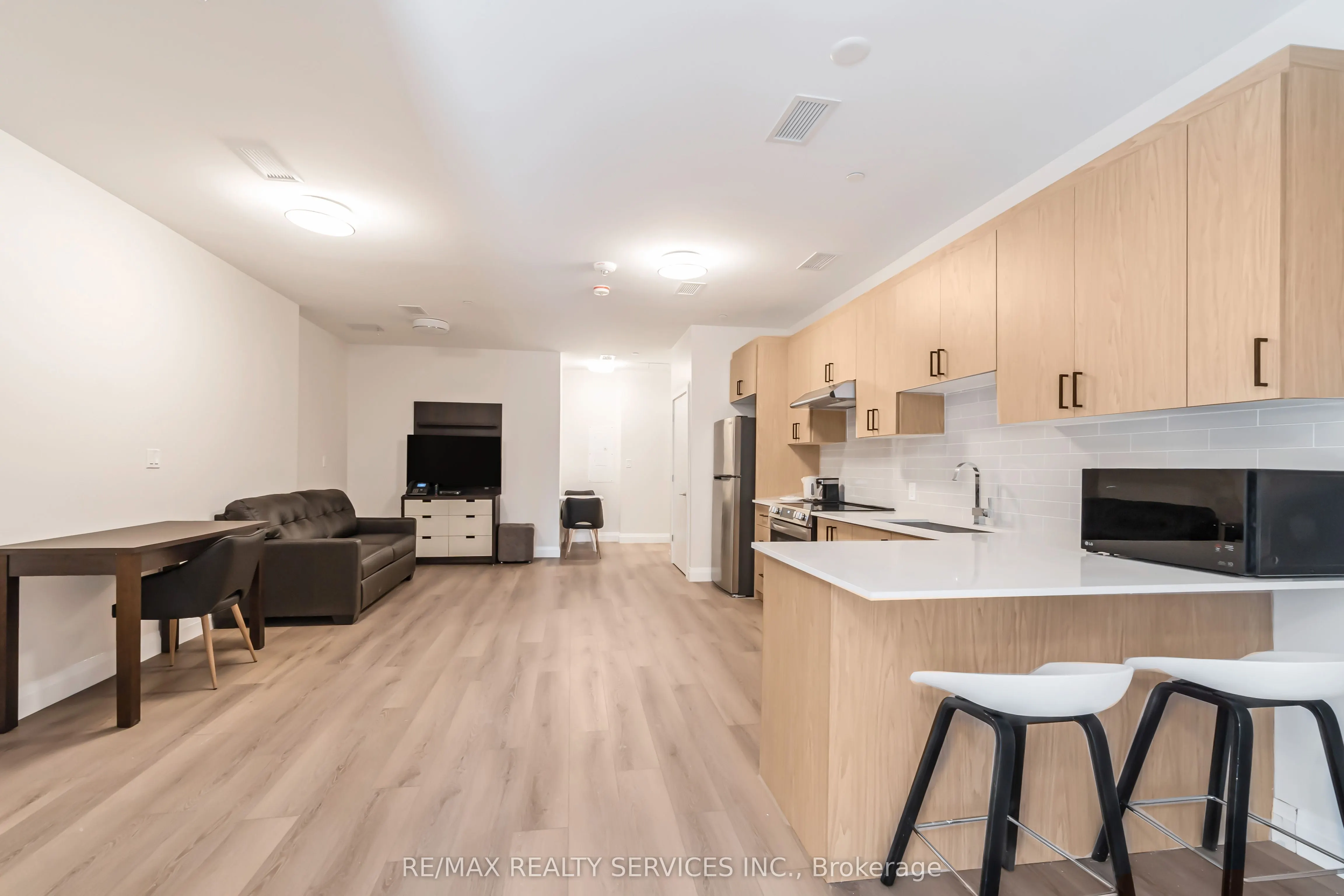 30 DEAN PARK Road, ##1