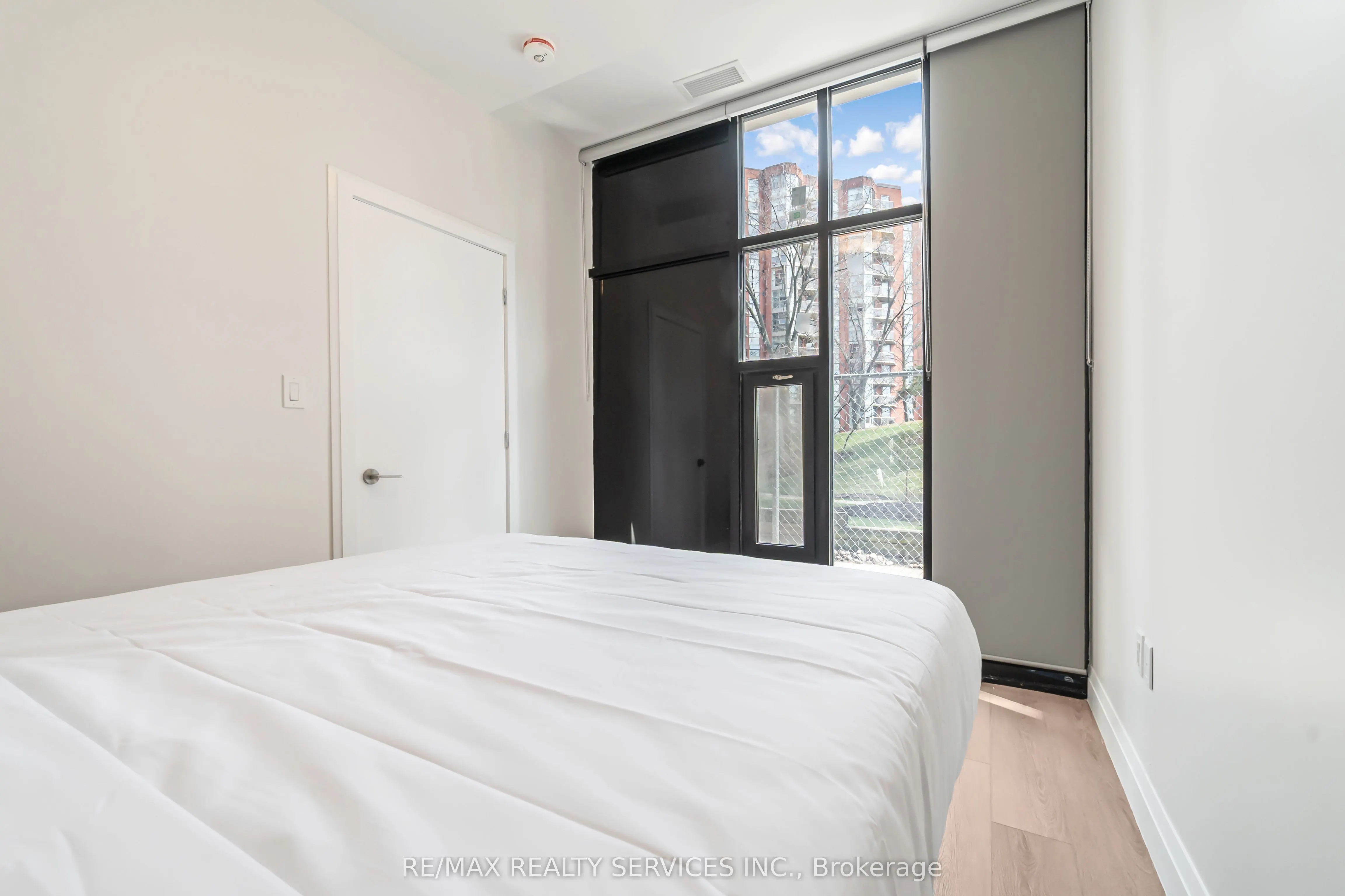 30 DEAN PARK Road, ##1