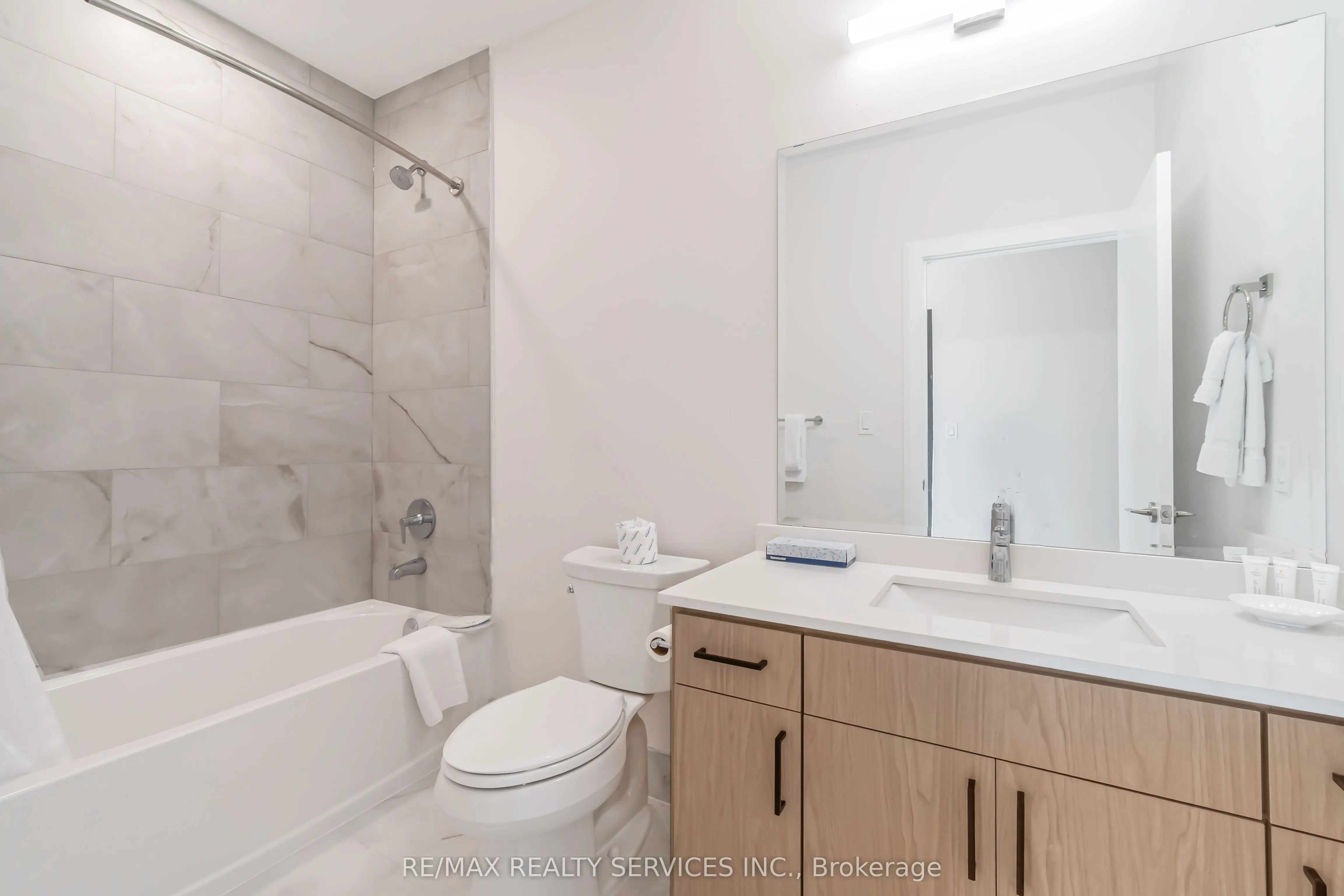 30 DEAN PARK Road, ##1