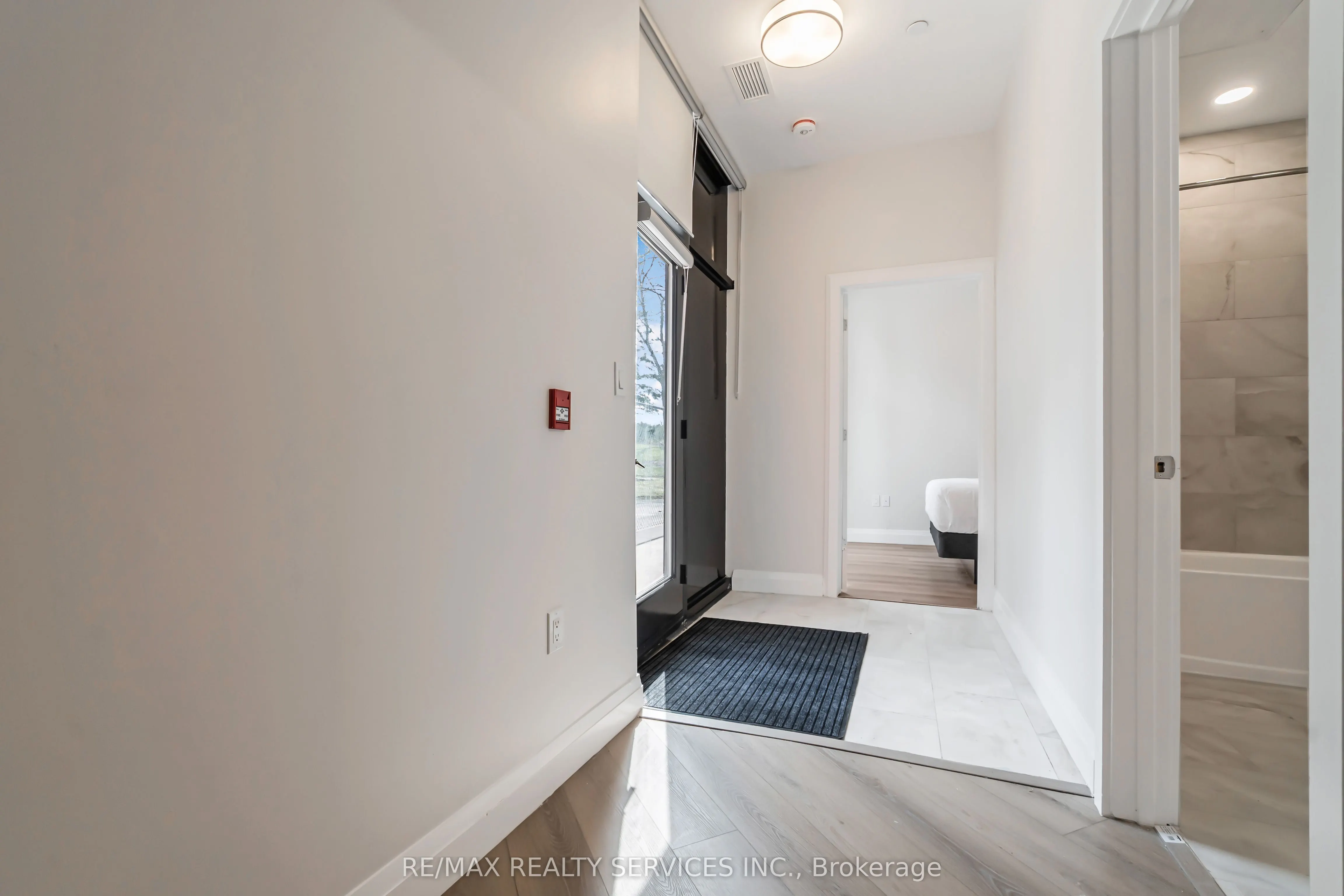 30 DEAN PARK Road, ##1