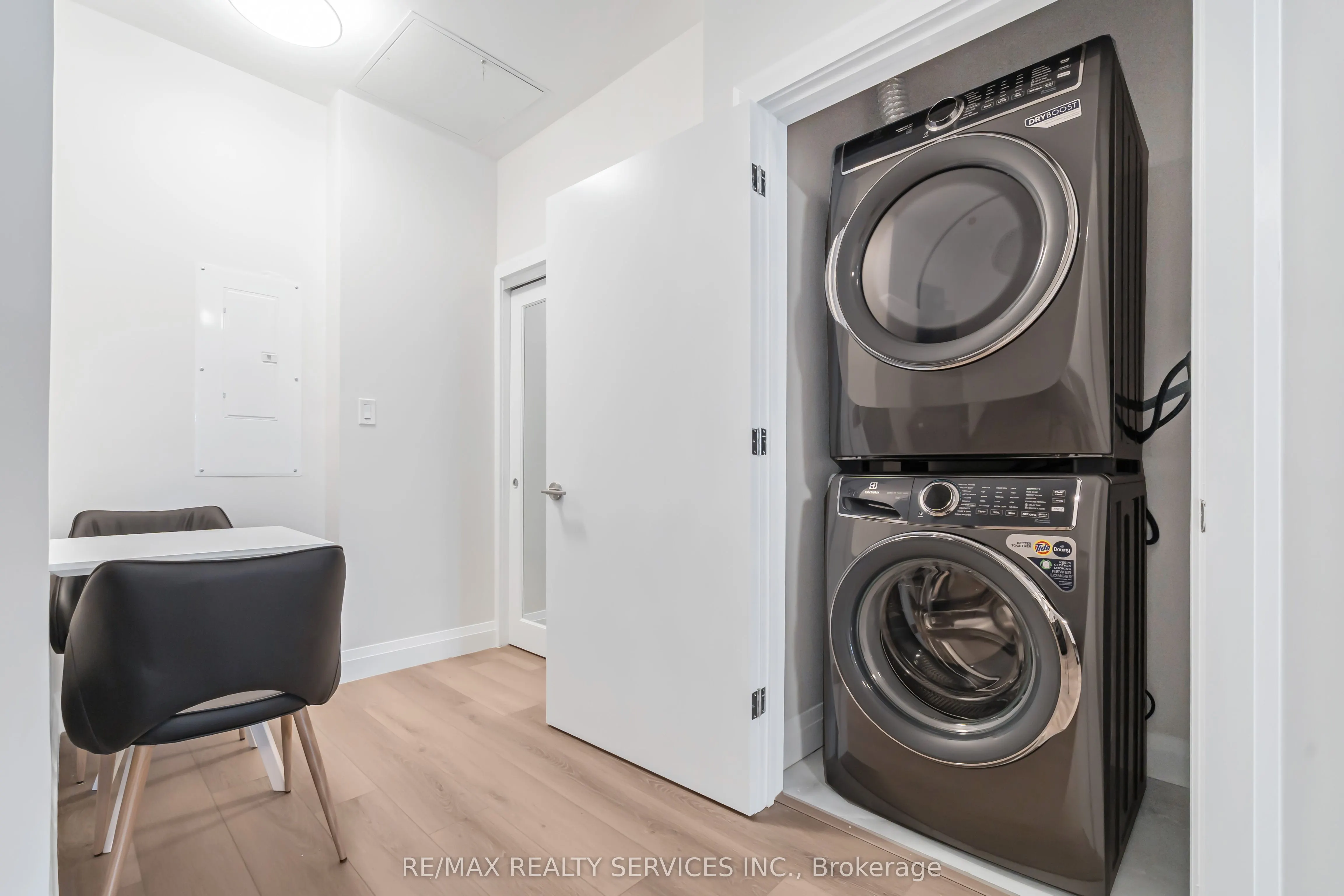 30 DEAN PARK Road, ##1