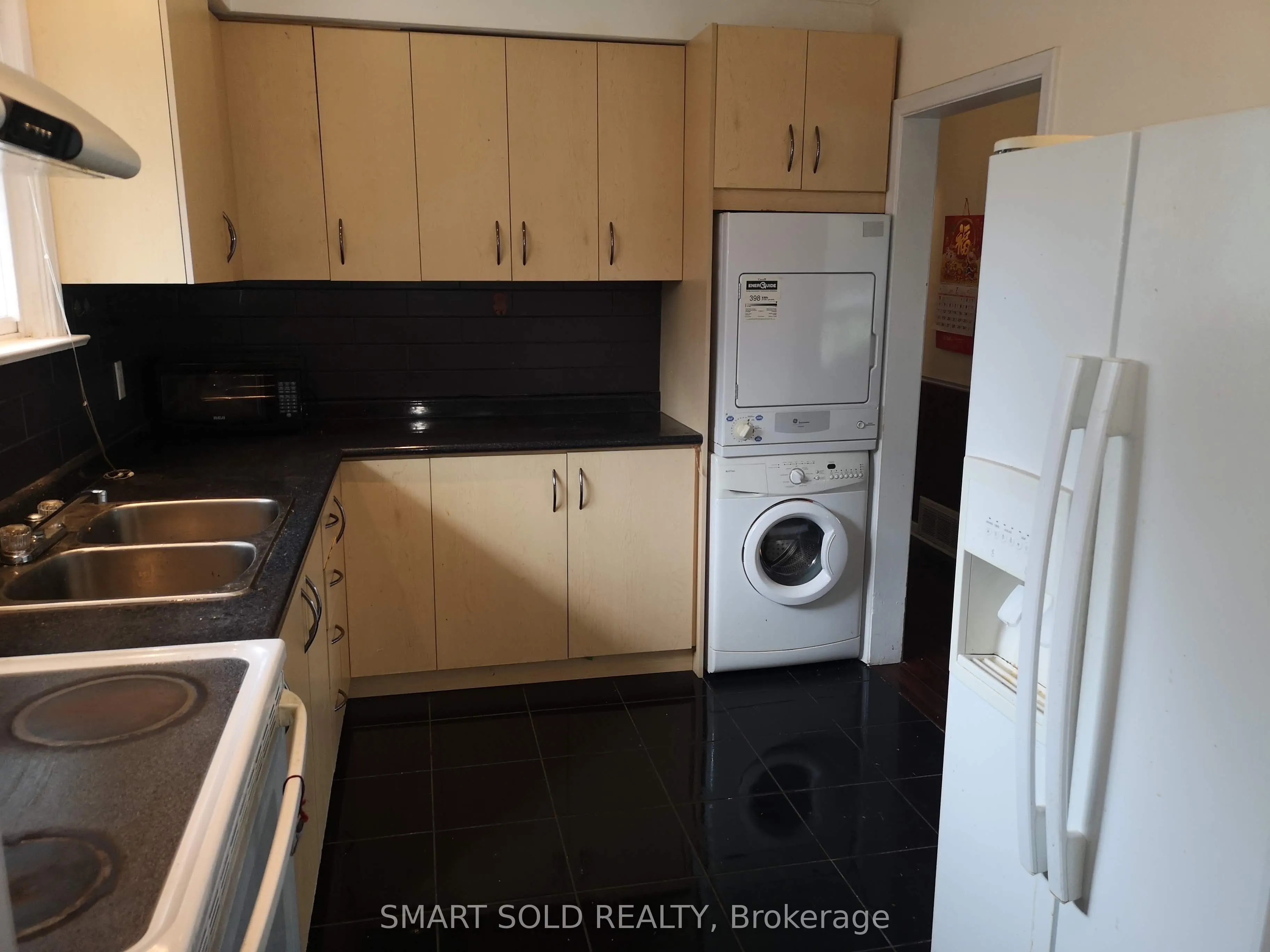 58 Emmeline Crescent, #Main