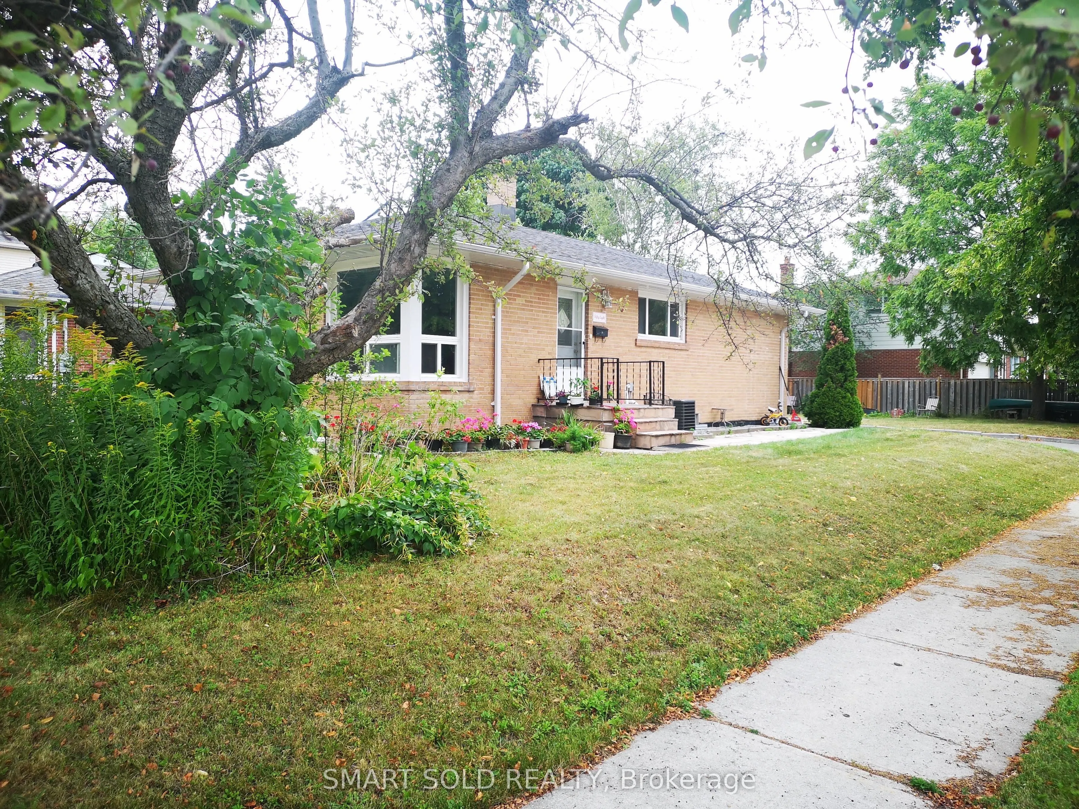 58 Emmeline Crescent, #Main