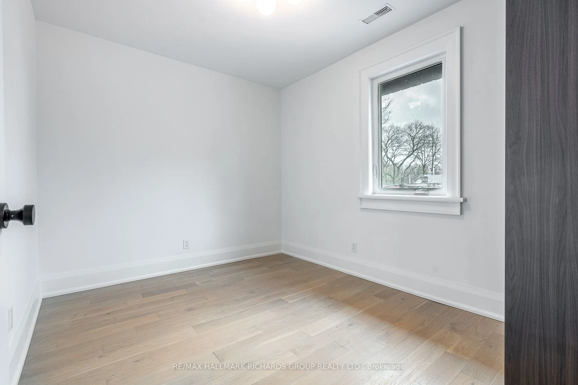 18 Wineva Avenue, #Upper