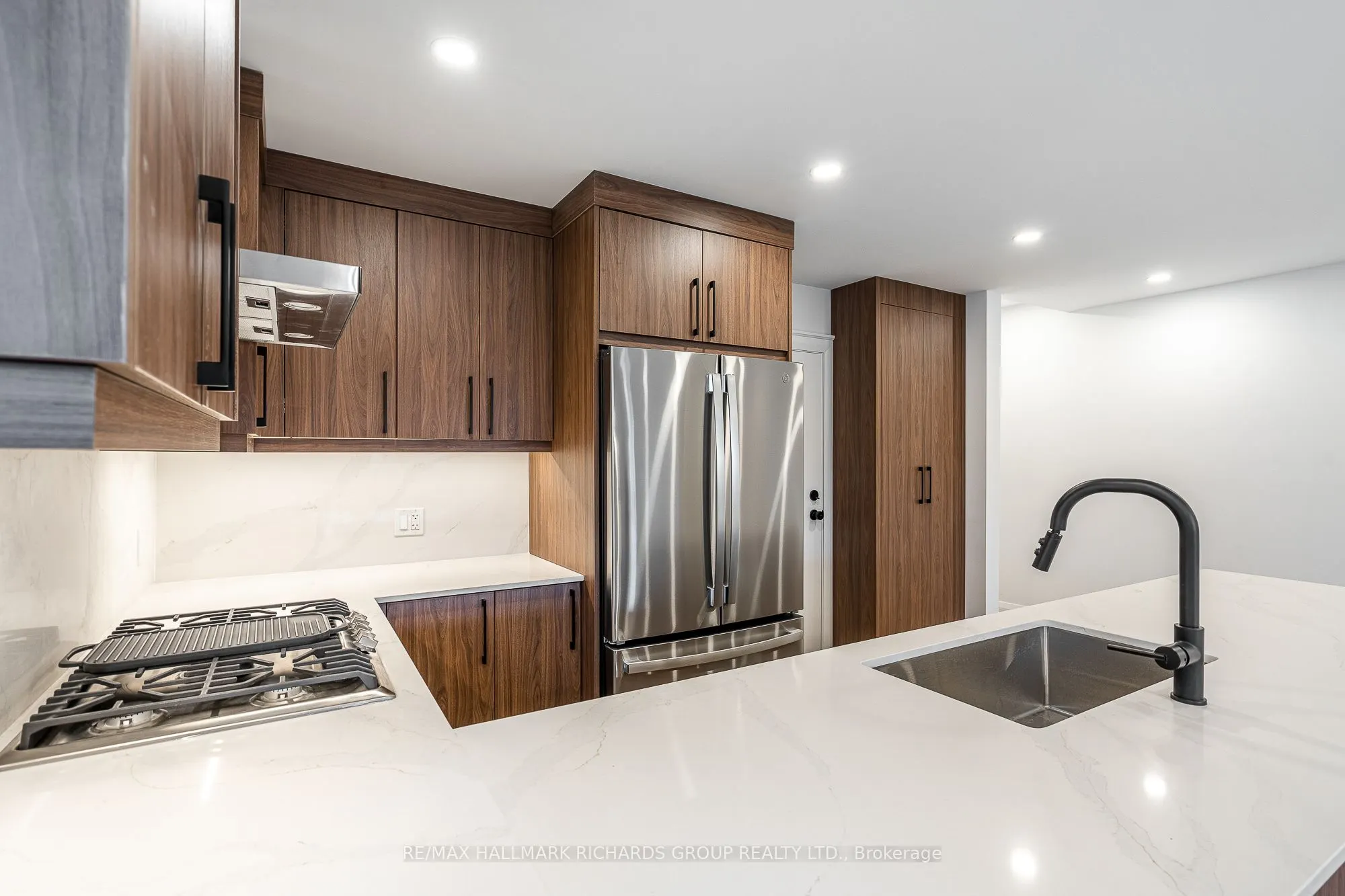 18 Wineva Avenue, #Upper