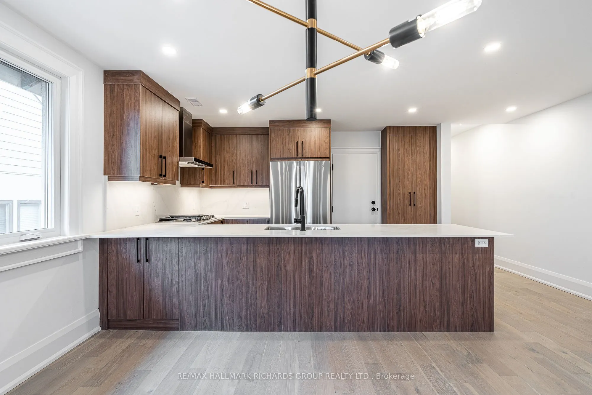 18 Wineva Avenue, #Upper