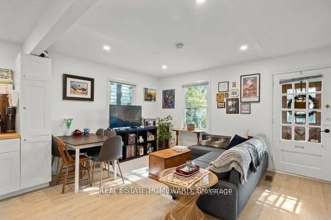 4 Warvet Crescent