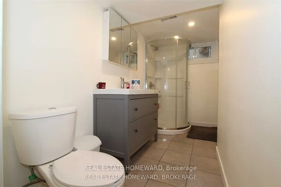 4 Warvet Crescent