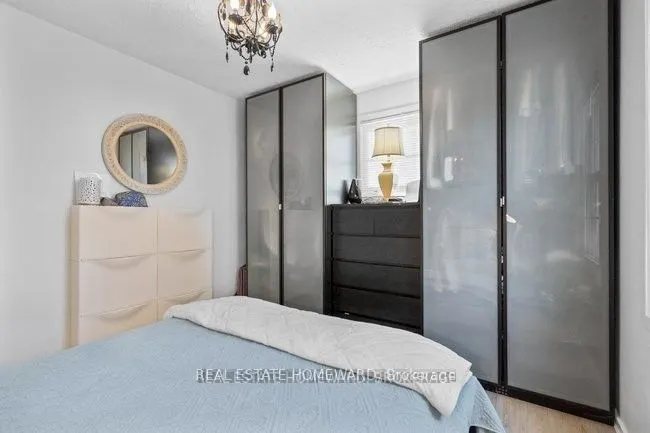 4 Warvet Crescent