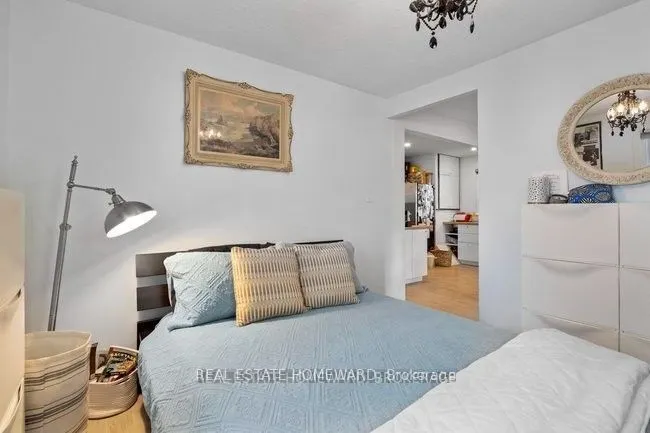 4 Warvet Crescent