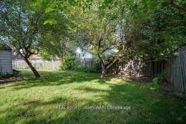 4 Warvet Crescent