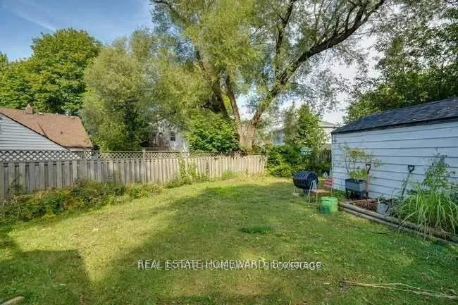 4 Warvet Crescent