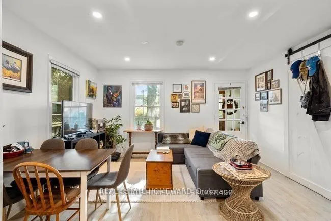 4 Warvet Crescent