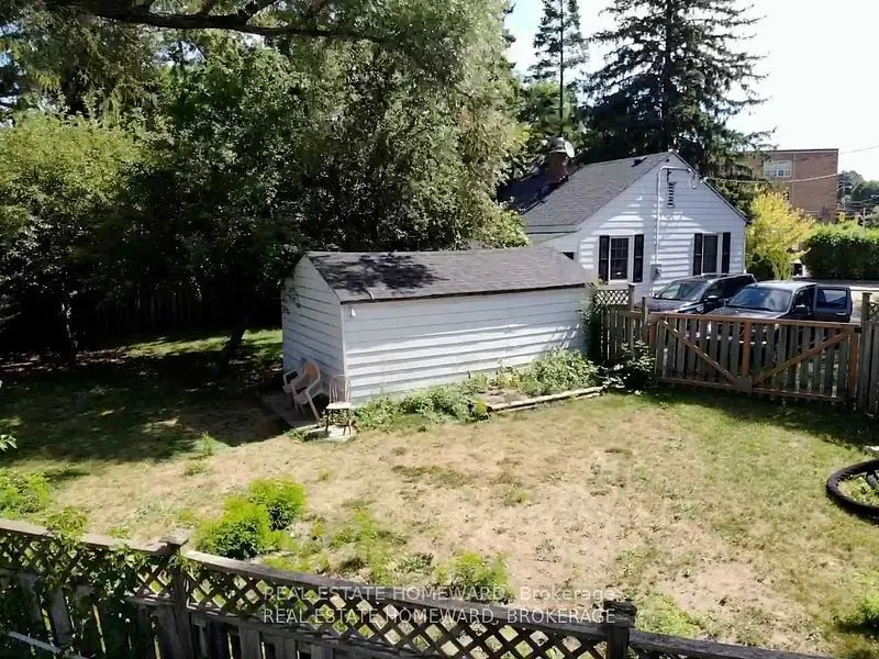 4 Warvet Crescent