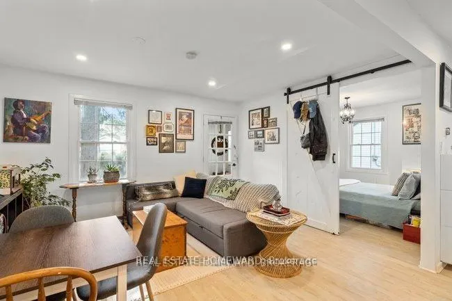 4 Warvet Crescent