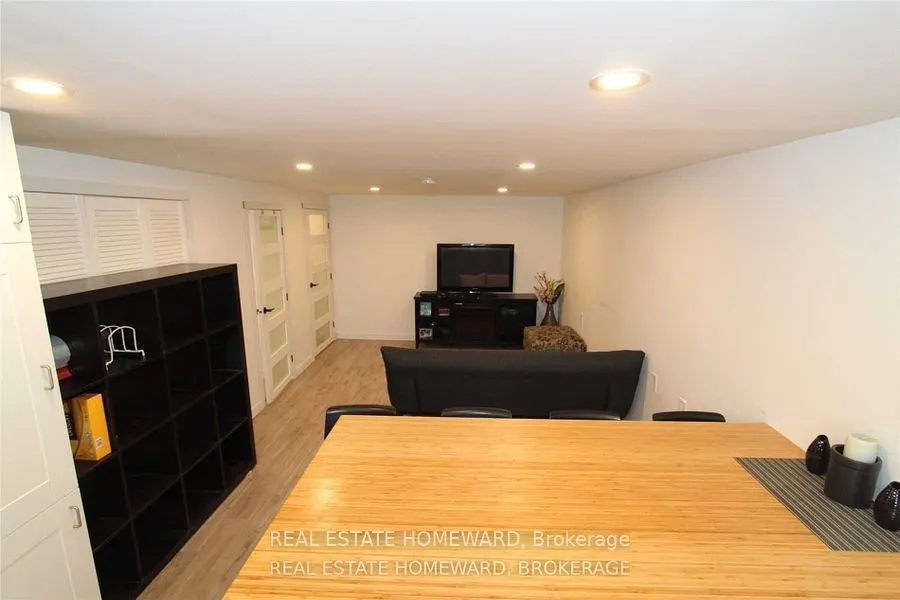 4 Warvet Crescent