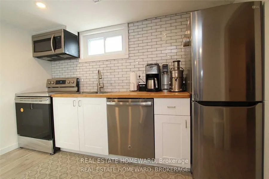 4 Warvet Crescent